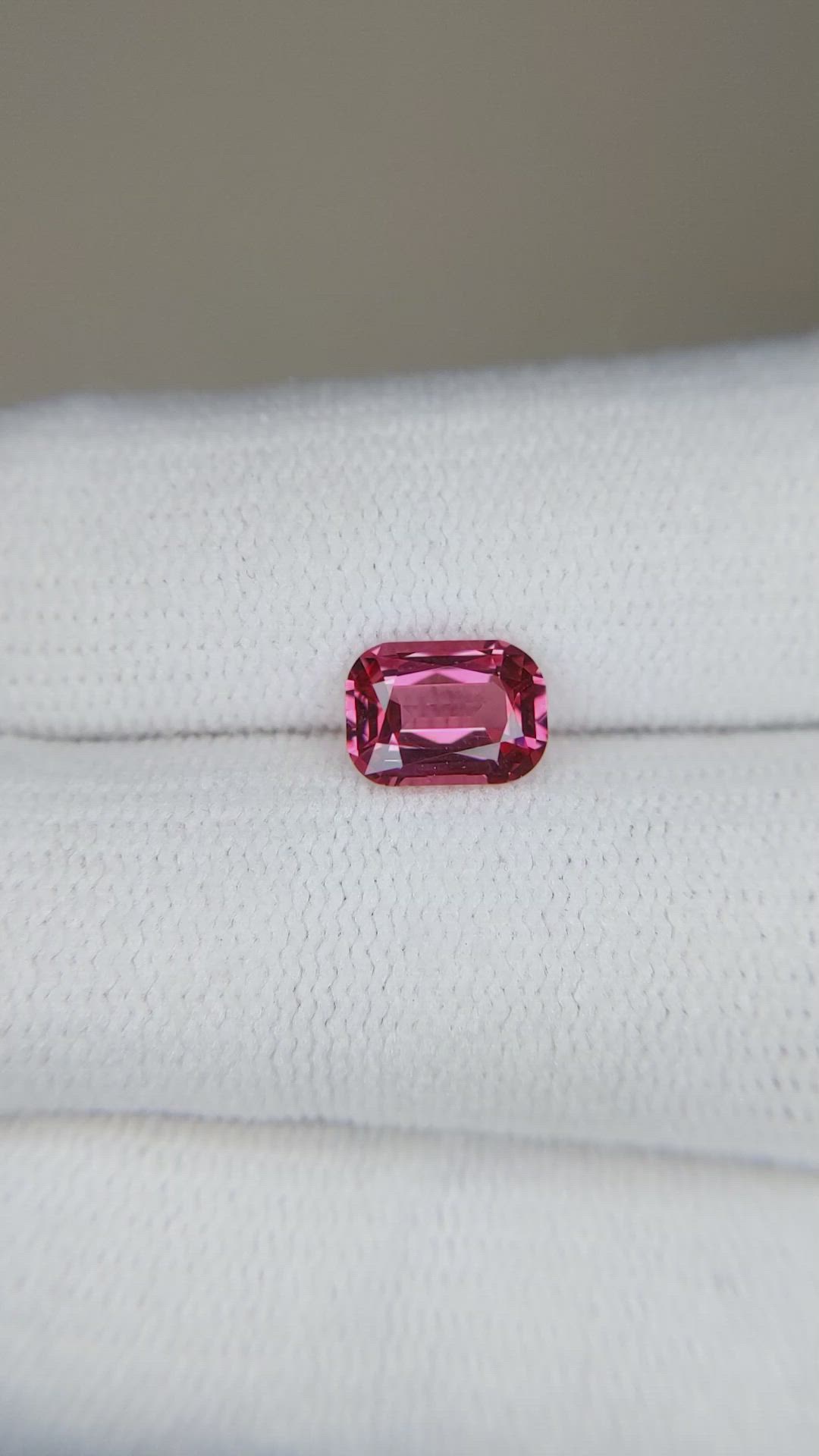 1.08 Ct. Spinel from Ceylon (Sri Lanka) Size Video