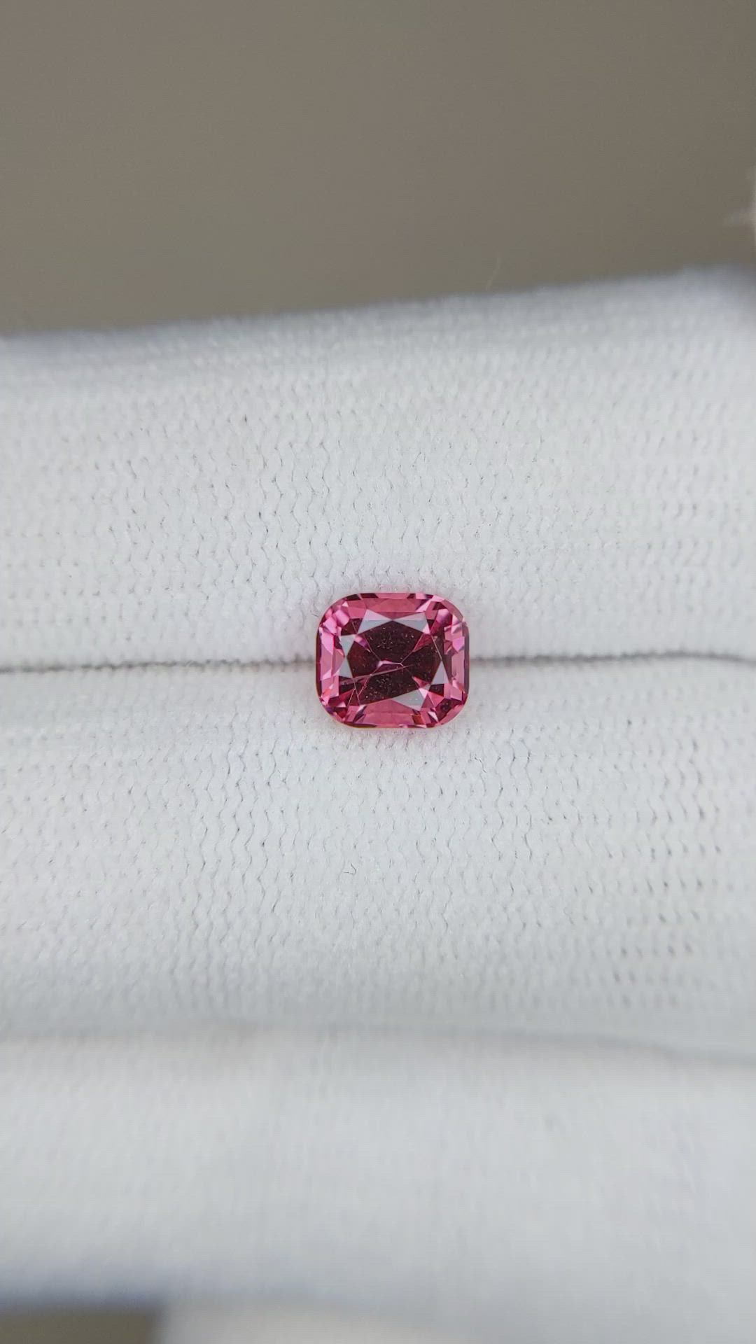 1.06 Ct. Spinel from Ceylon (Sri Lanka) Size Video