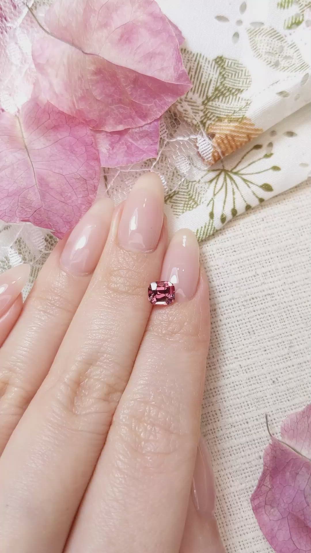 1.06 Ct. Spinel from Ceylon (Sri Lanka) Size Video