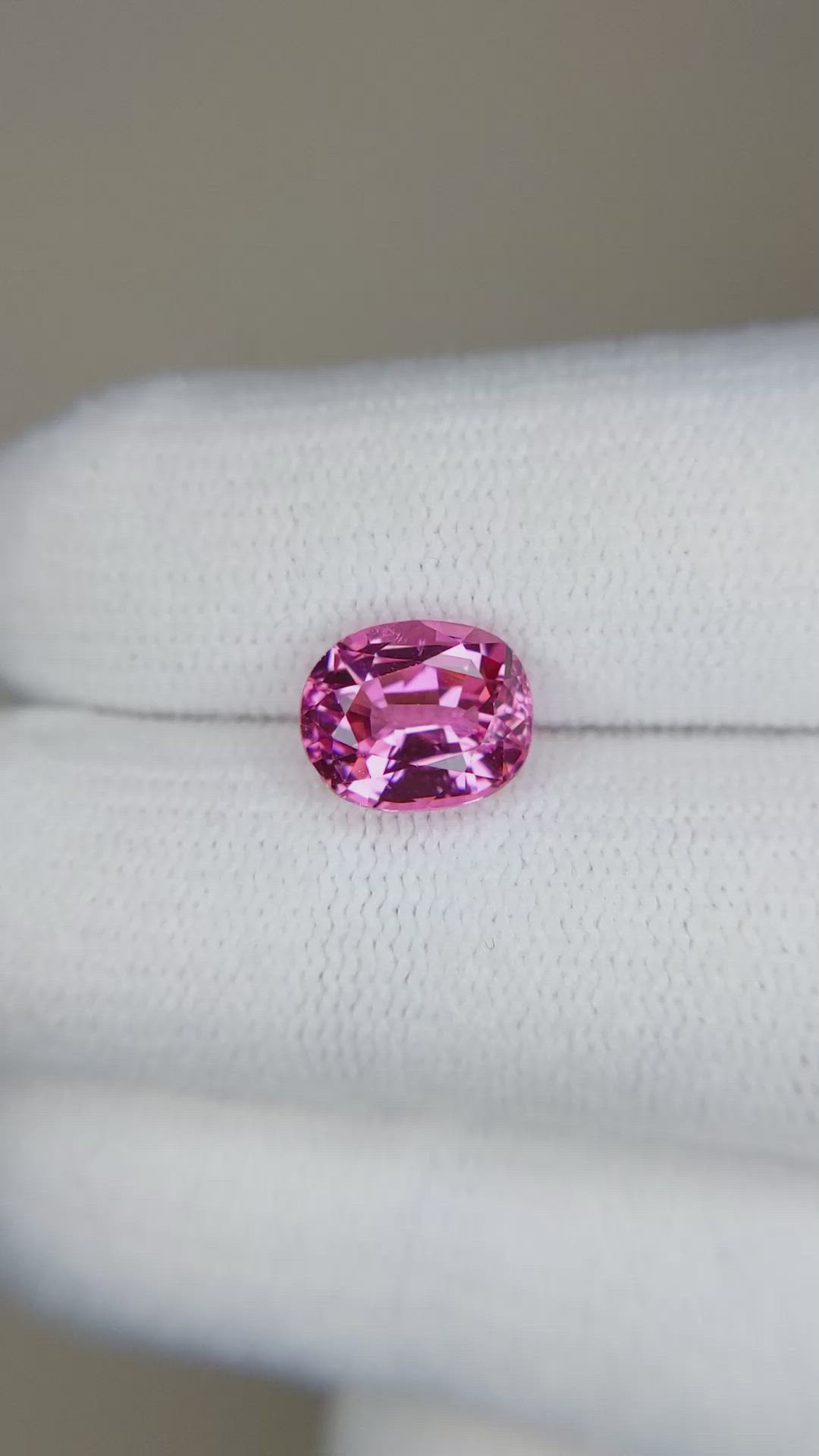 2.31 Ct. Spinel from Ceylon (Sri Lanka) Size Video