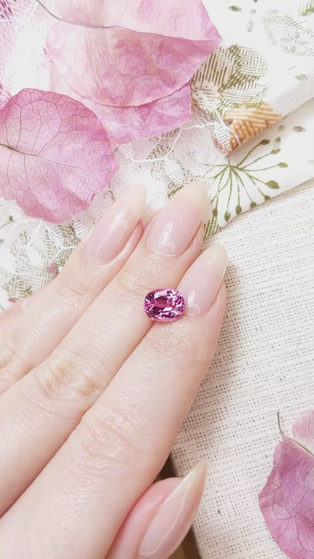 2.31 Ct. Spinel from Ceylon (Sri Lanka) Size Video
