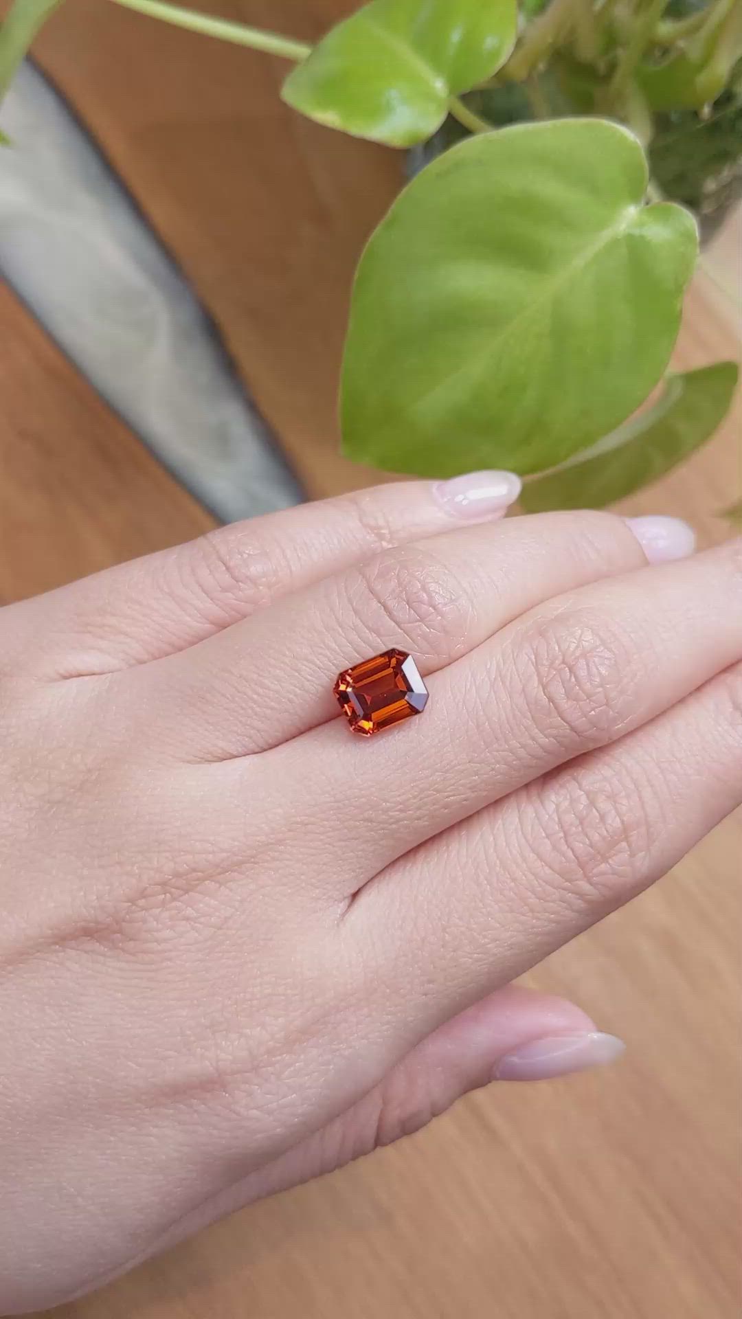 3.80 Ct. Spessartite Garnet from Ceylon (Sri Lanka) Size Video