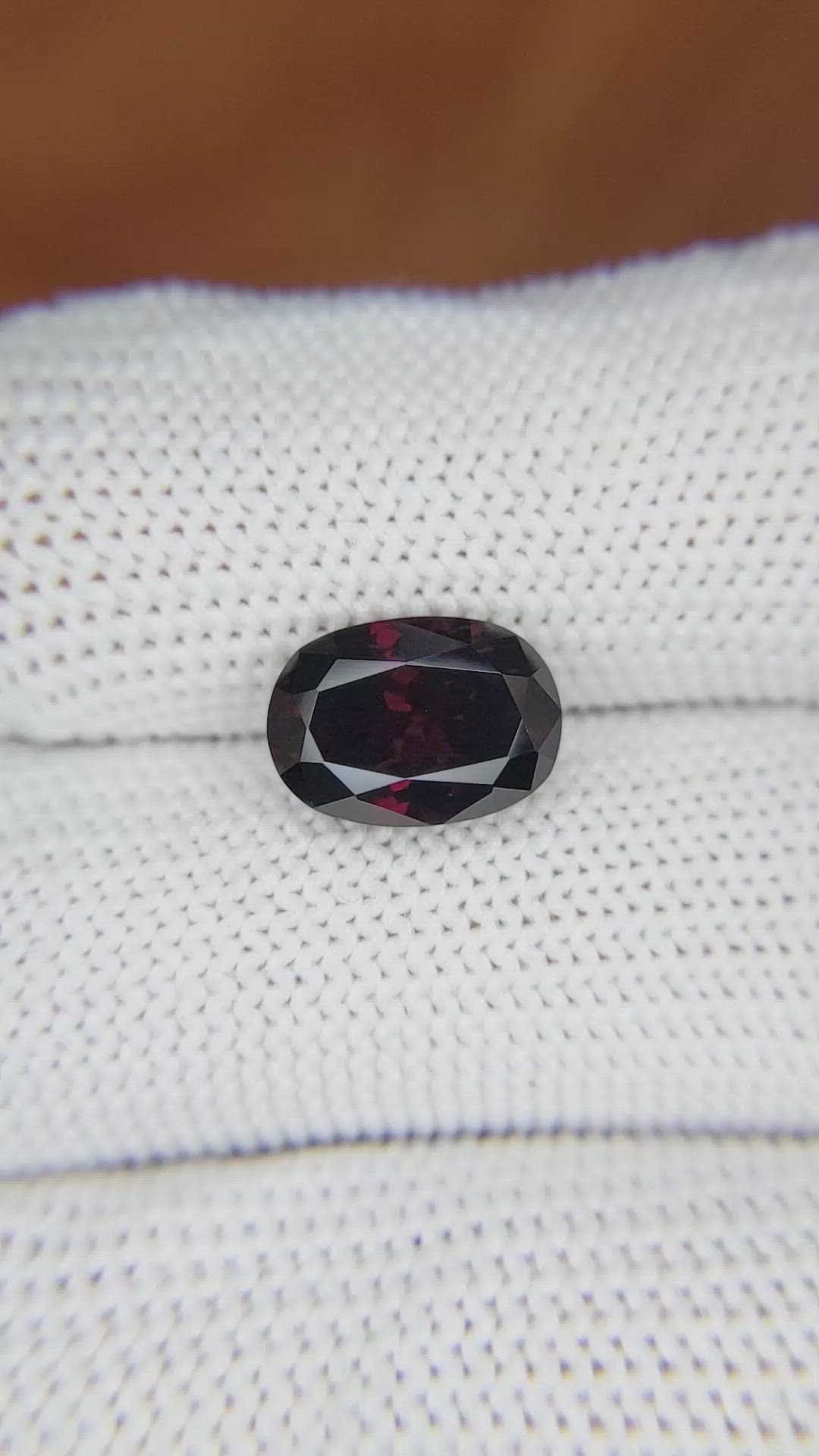 3.51 Ct. Spinel from Ceylon (Sri Lanka) Size Video