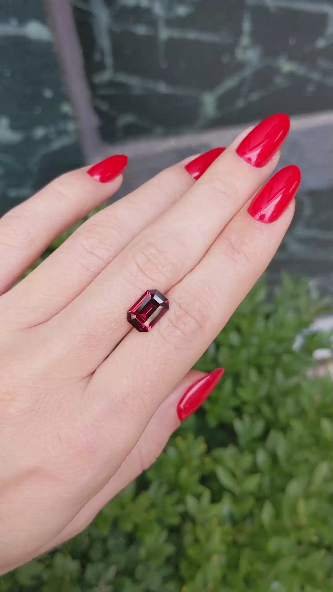 2.70 Ct. Garnet from Ceylon (Sri Lanka) Size Video