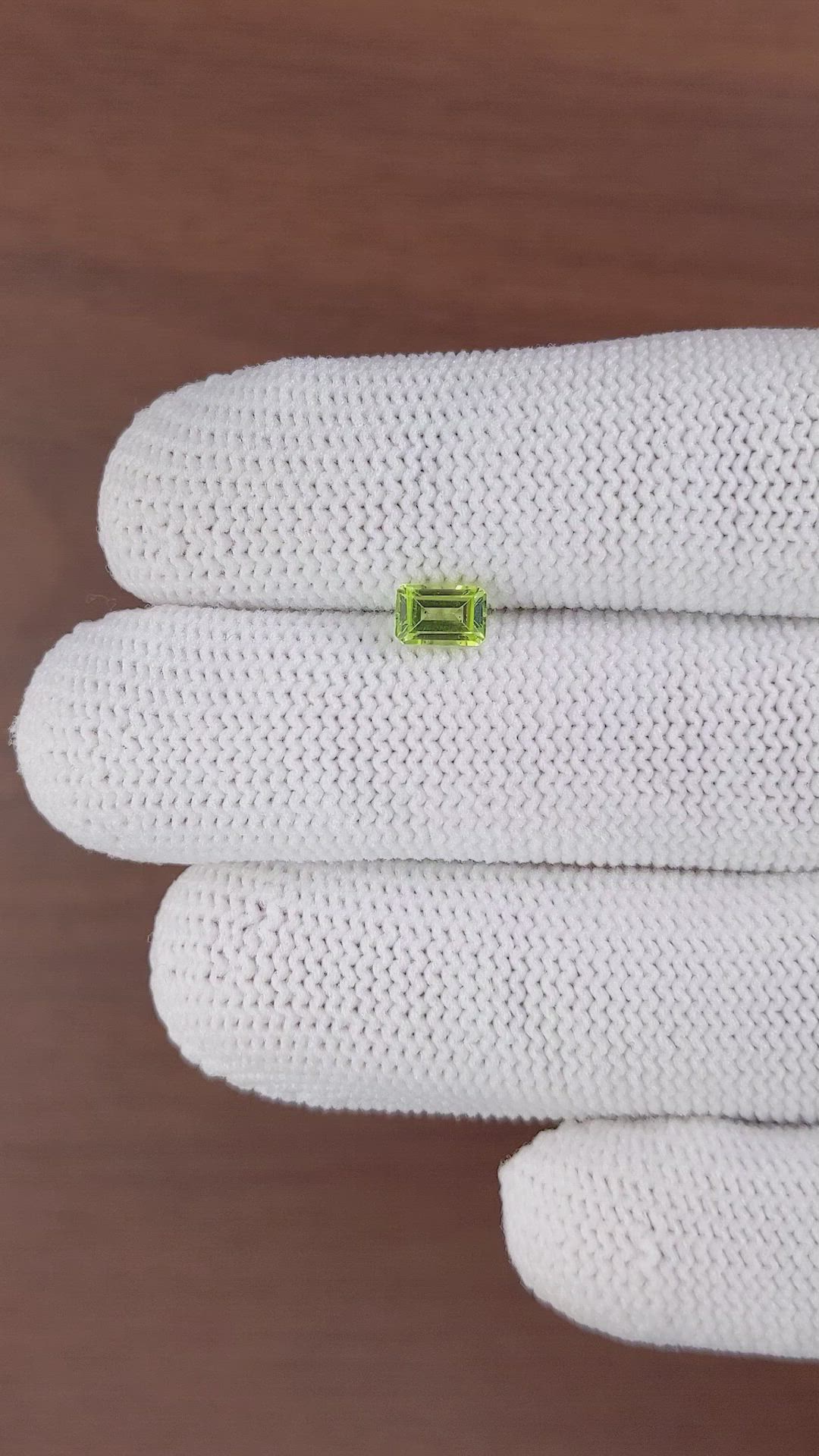 0.67 Ct. Peridot from Ceylon (Sri Lanka) Size Video