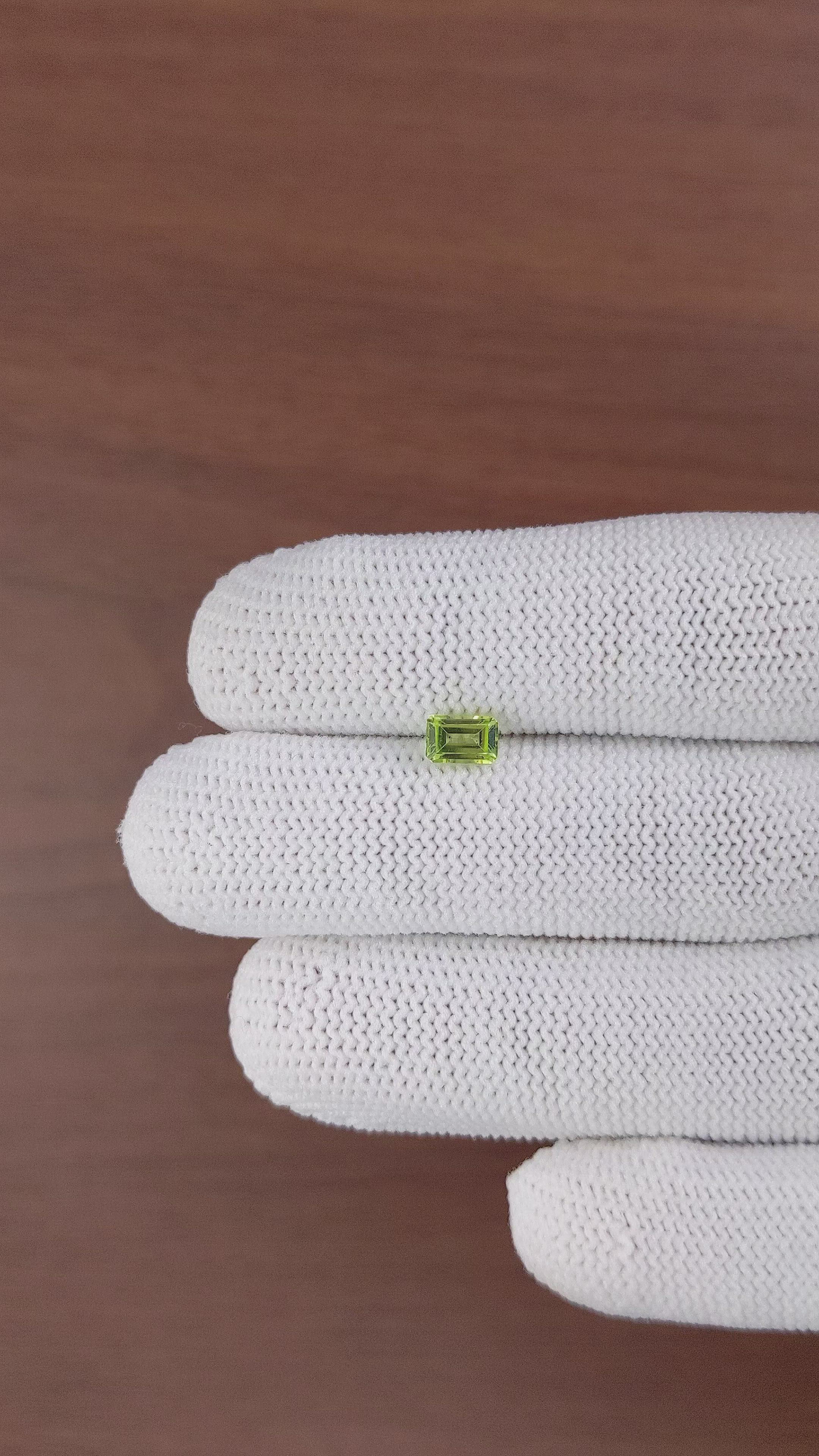 0.75 Ct. Peridot from Ceylon (Sri Lanka) Size Video