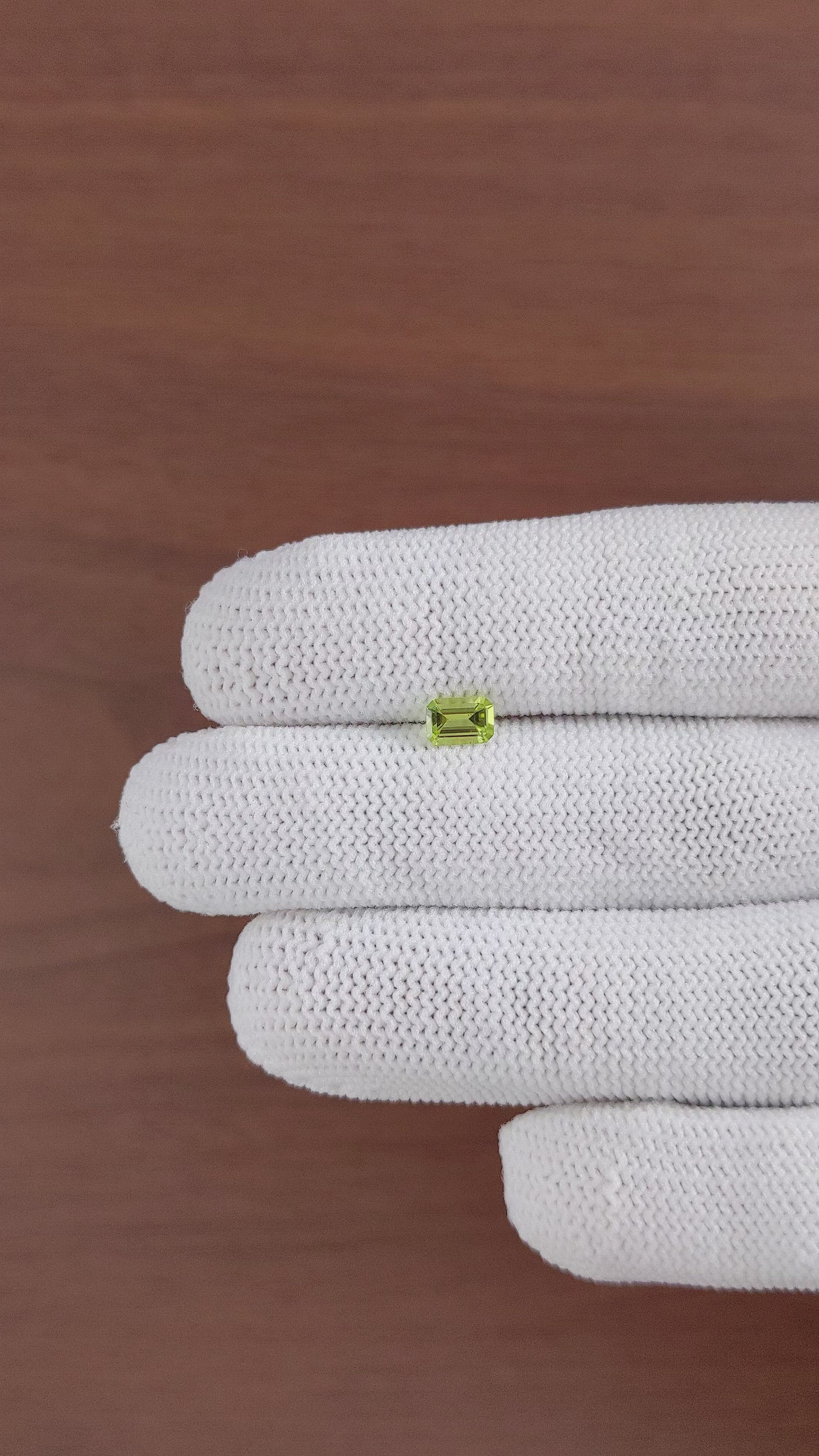 0.47 Ct. Peridot from Ceylon (Sri Lanka) Size Video