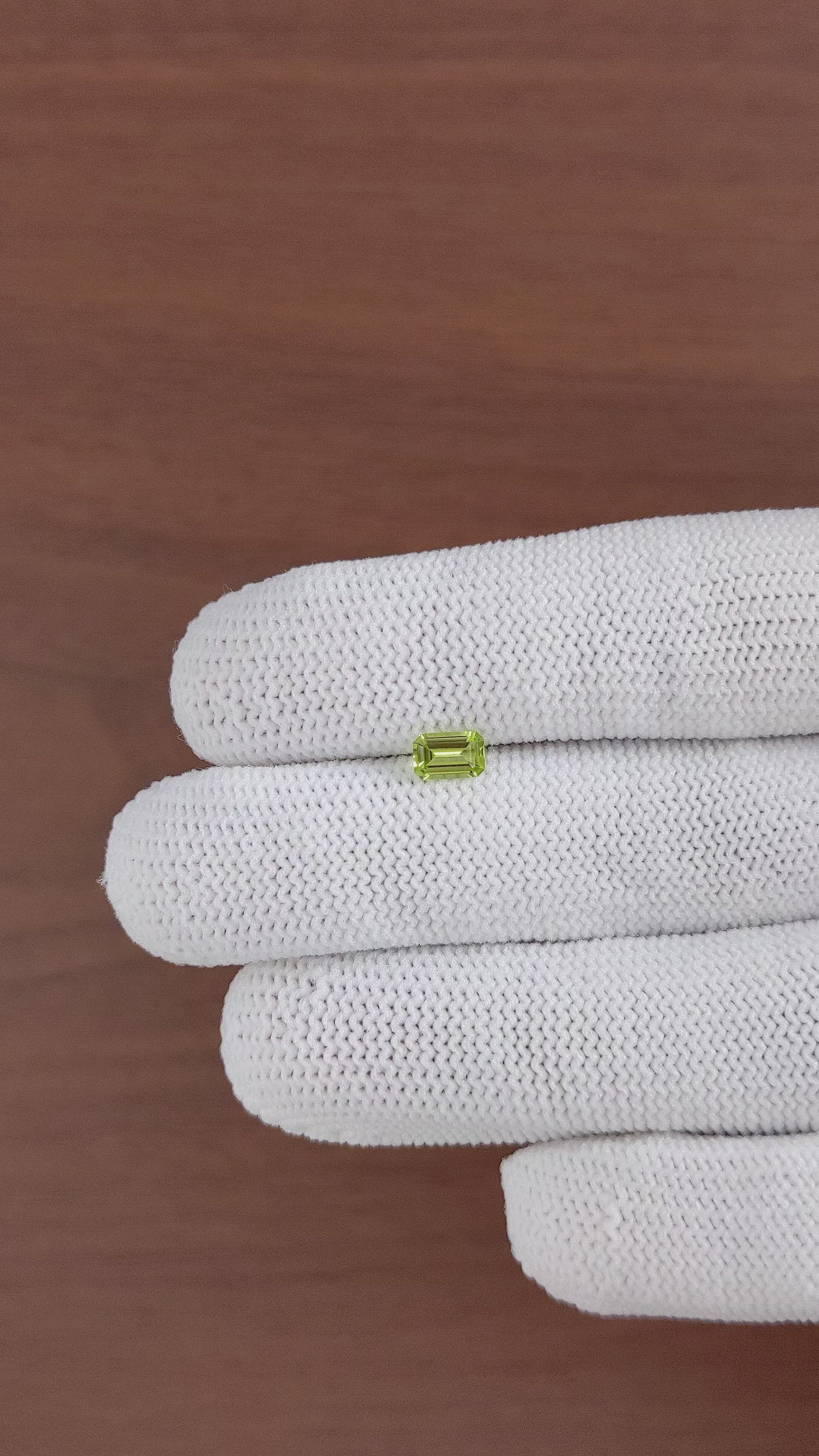 0.46 Ct. Peridot from Ceylon (Sri Lanka) Size Video