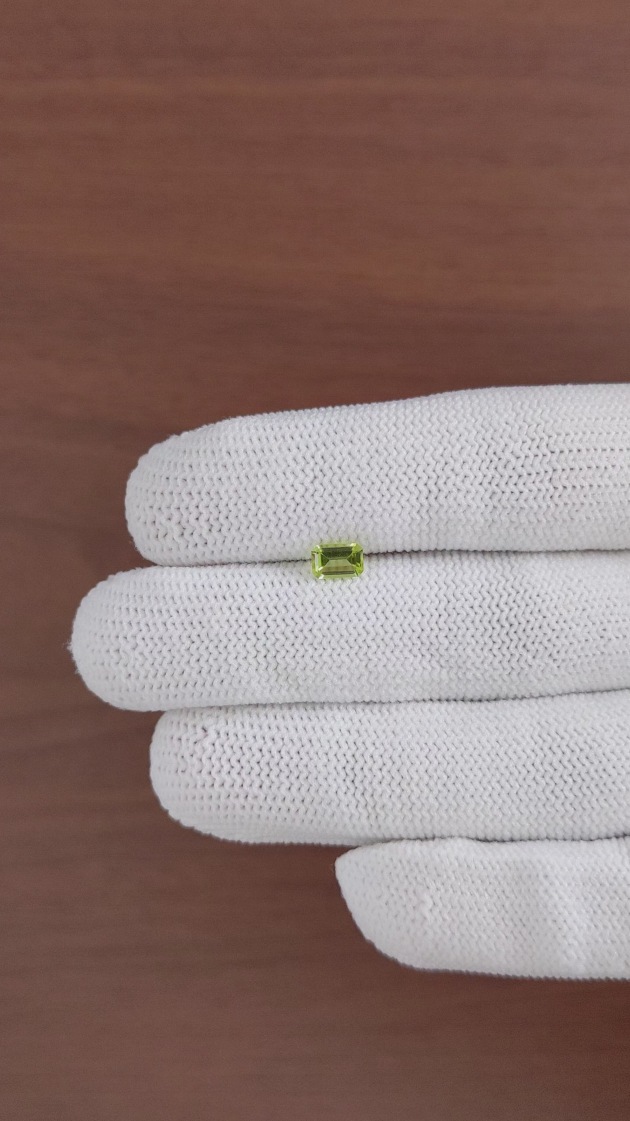 0.45 Ct. Peridot from Ceylon (Sri Lanka) Size Video