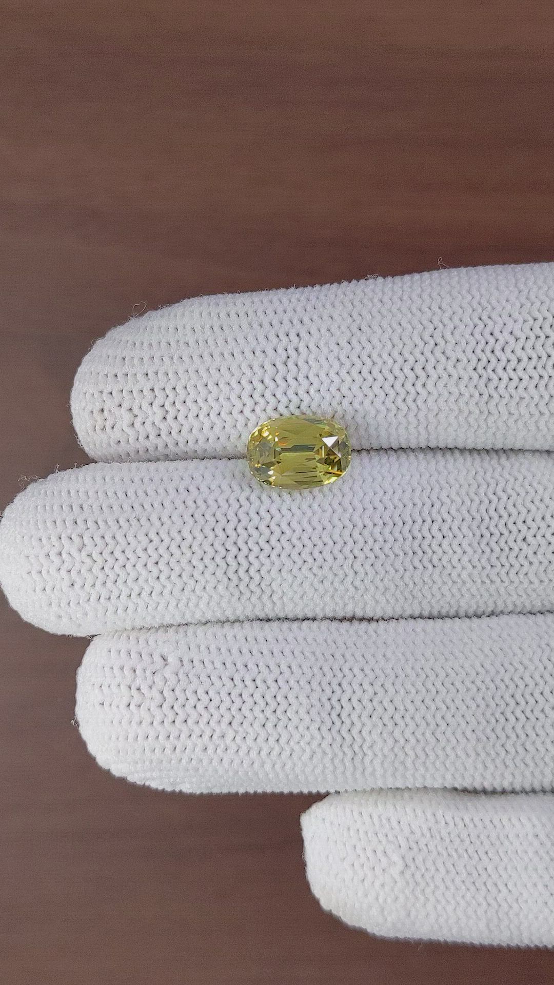 4.34 Ct. Zircon from Ceylon (Sri Lanka) Size Video