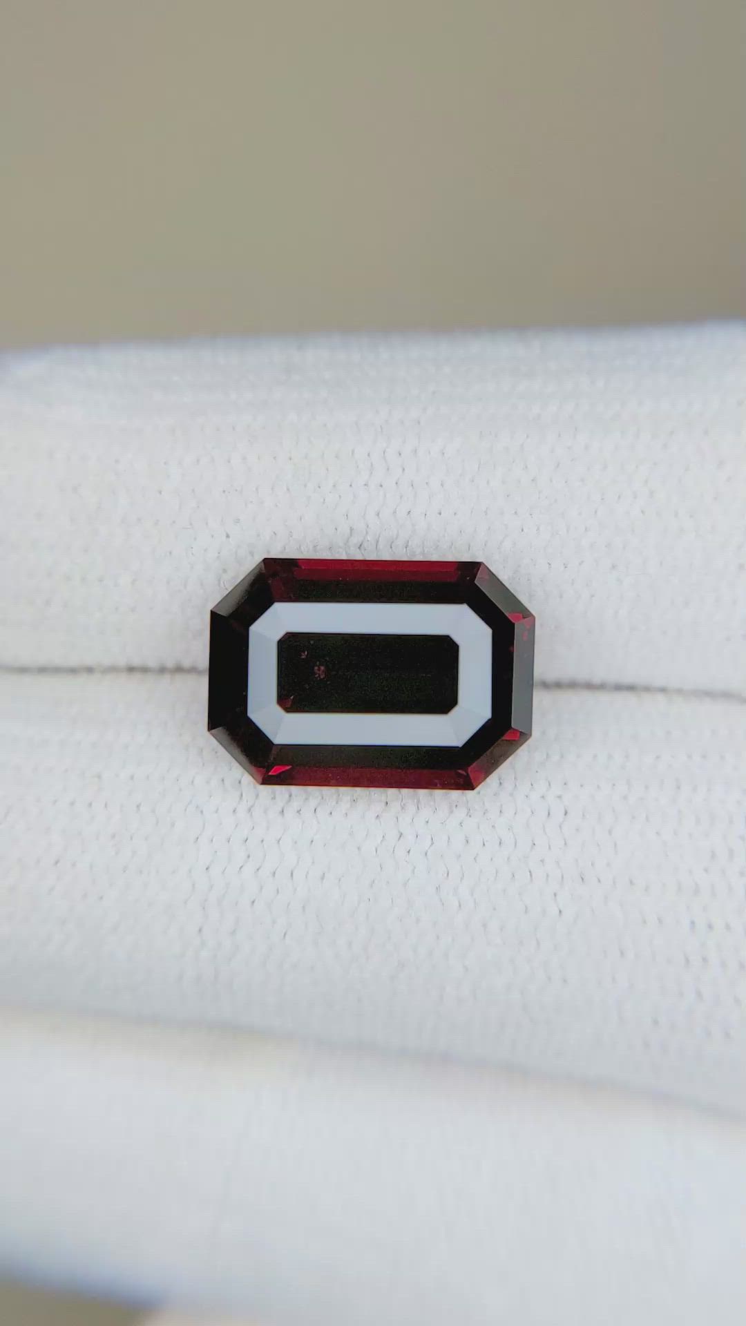 6.74 Ct. Almandine Garnet from Ceylon (Sri Lanka) Size Video