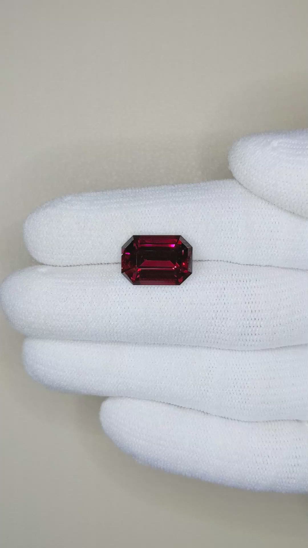 6.74 Ct. Almandine Garnet from Ceylon (Sri Lanka) Size Video