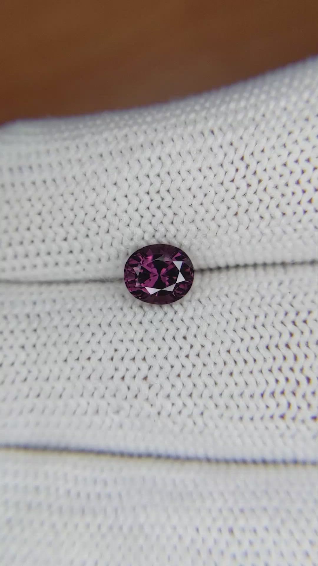 1.04 Ct. Spinel from Ceylon (Sri Lanka) Size Video