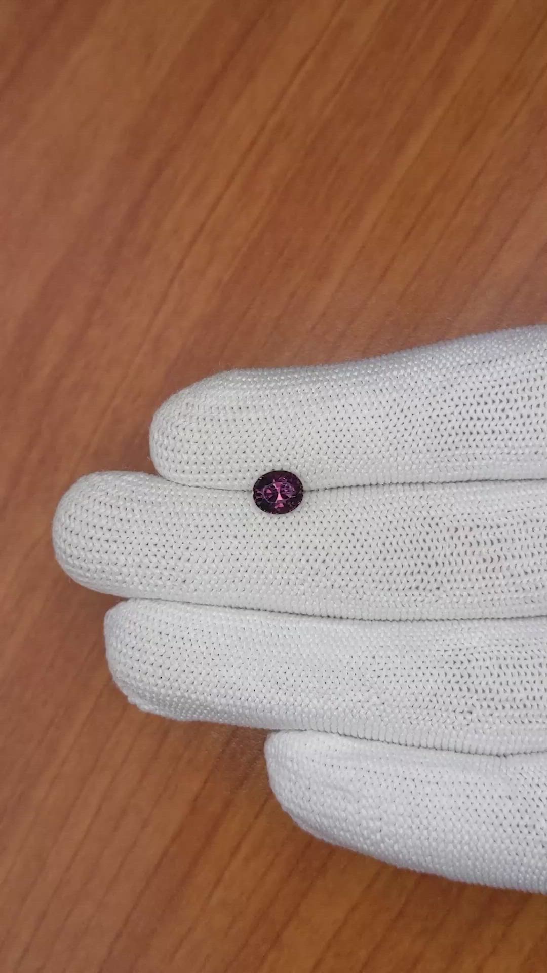 1.04 Ct. Spinel from Ceylon (Sri Lanka) Size Video