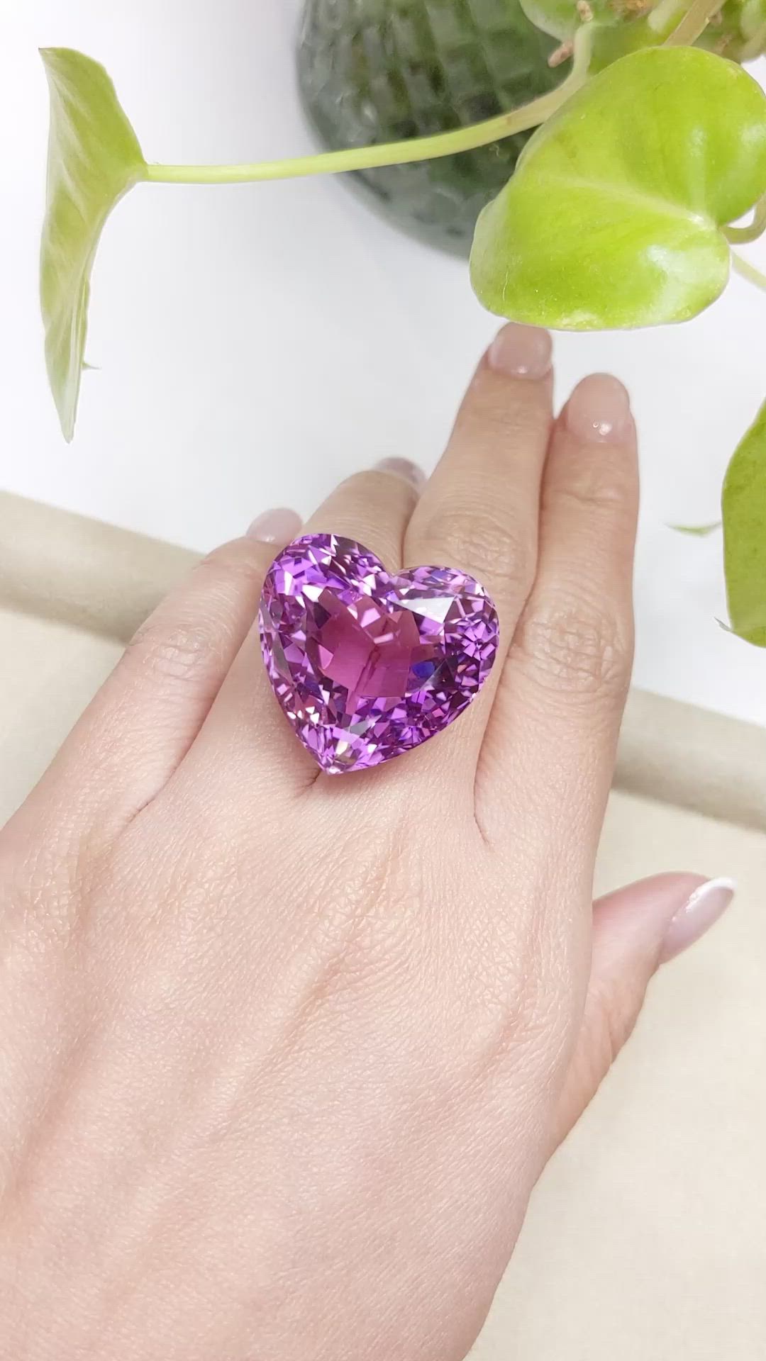 84.36 Ct. Kunzite from Afghanistan Size Video
