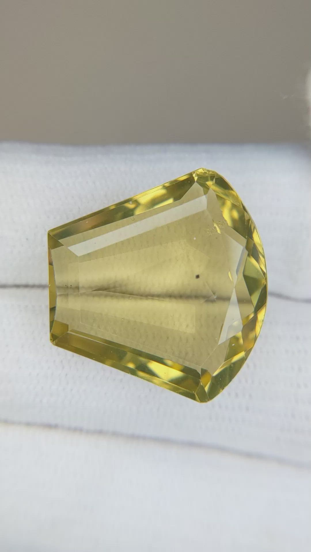 22.86 Ct. Quartz from Brazil Size Video