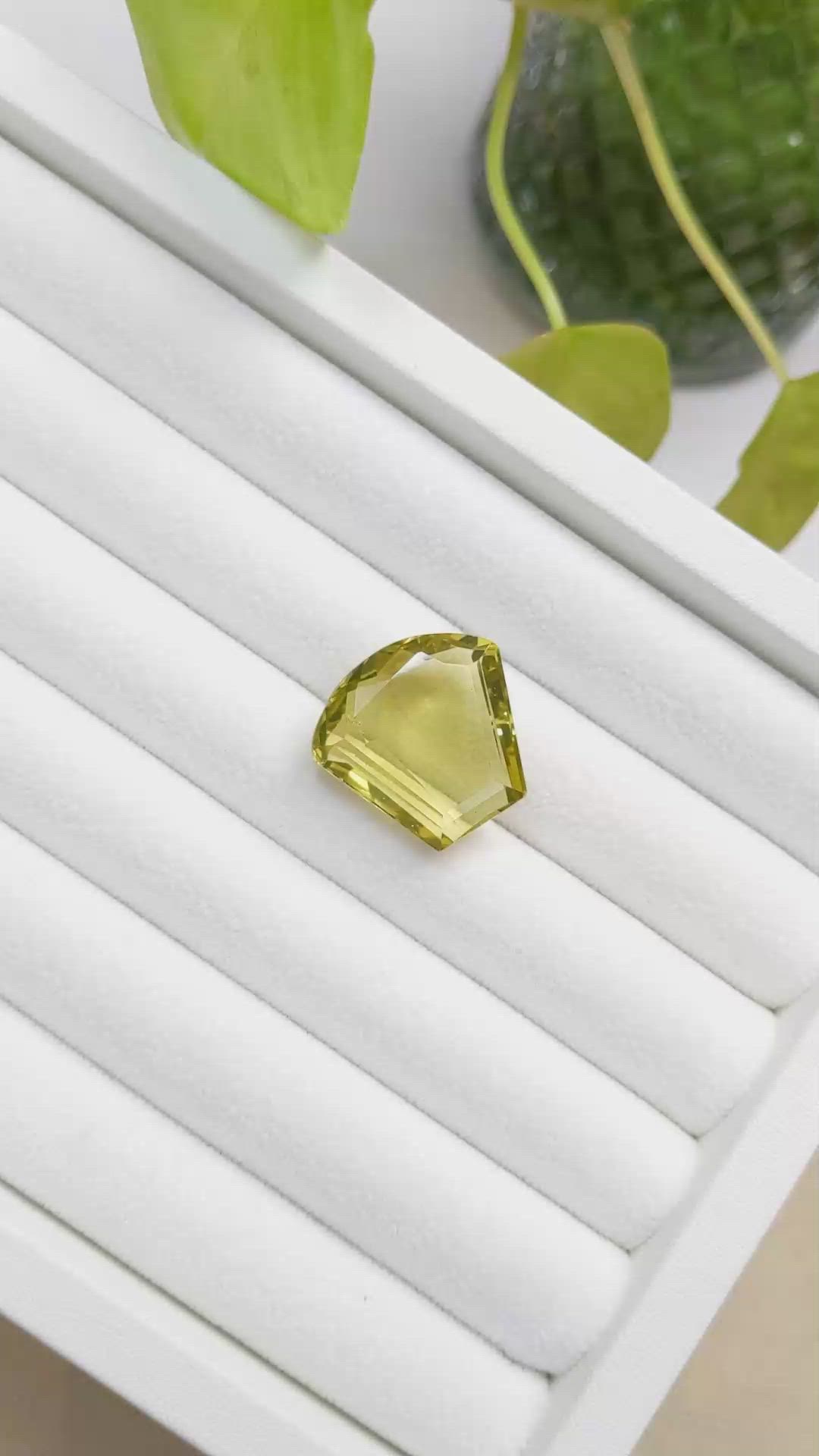 22.86 Ct. Quartz from Brazil Size Video