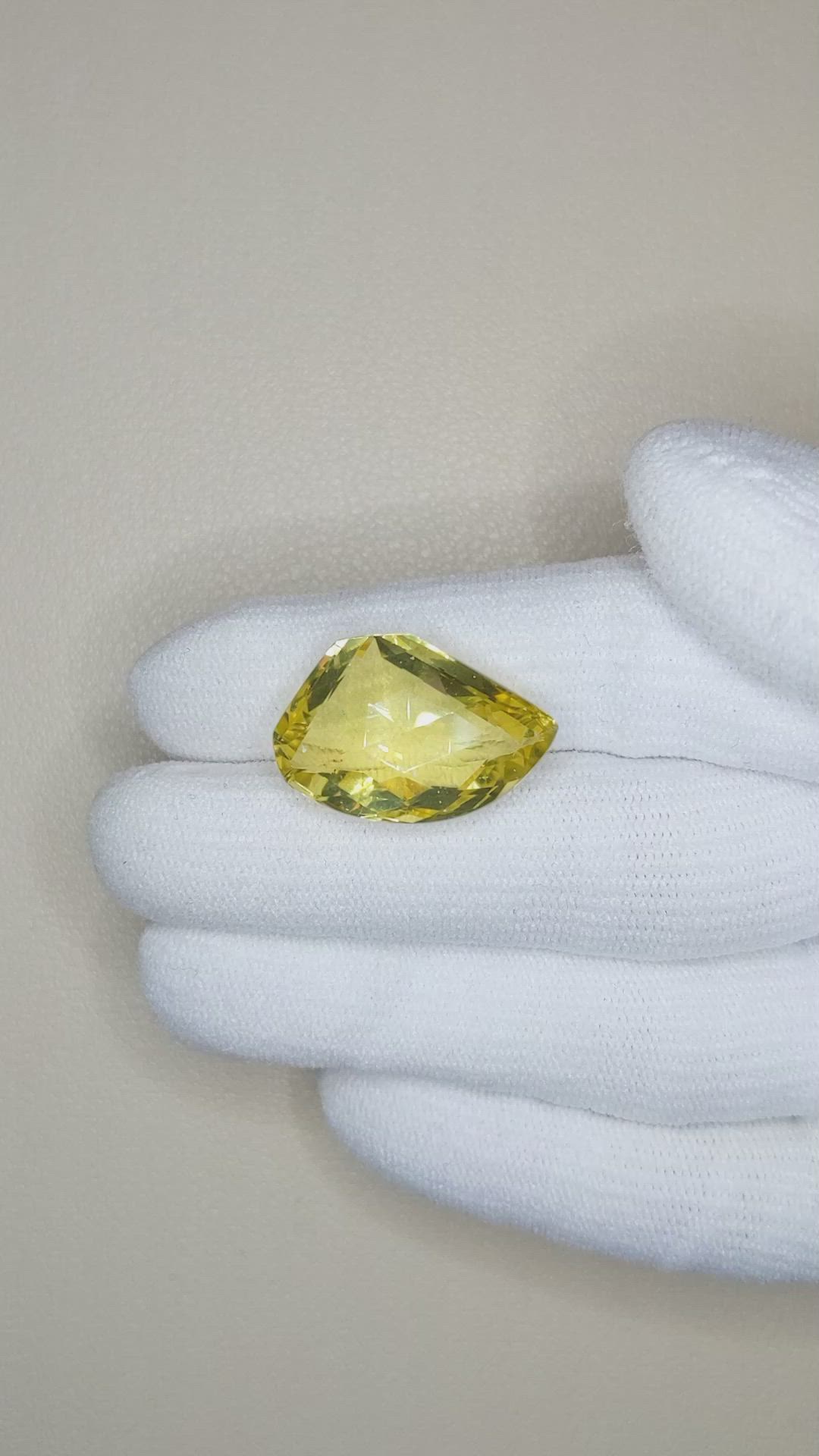 15.06 Ct. Quartz from Brazil Size Video