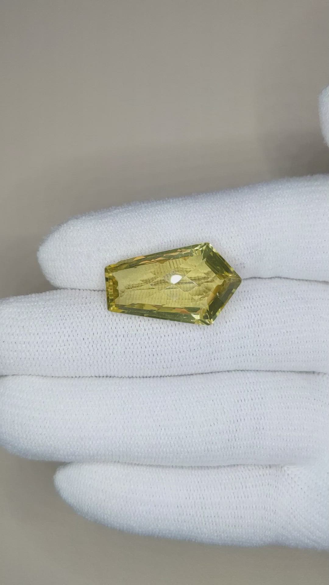 17.29 Ct. Quartz from Brazil Size Video