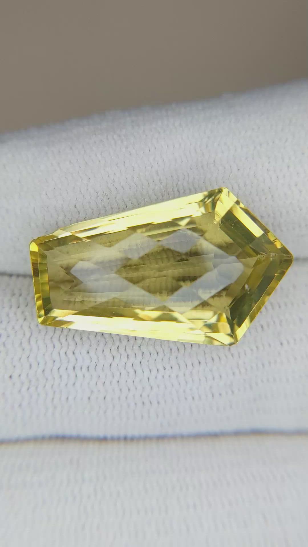 17.29 Ct. Quartz from Brazil Size Video