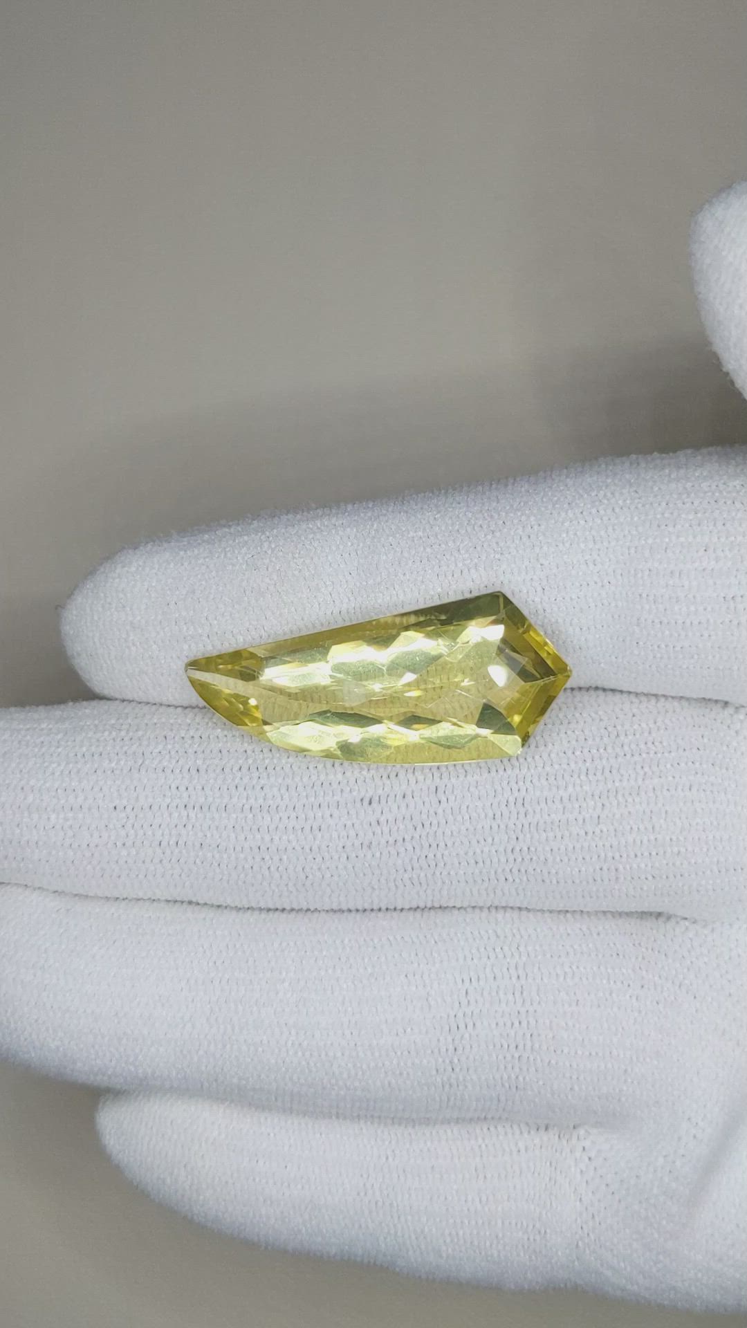 16.28 Ct. Quartz from Brazil Size Video