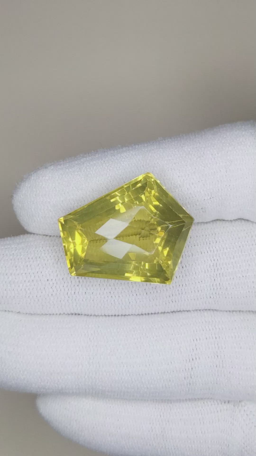 33.48 Ct. Quartz from Brazil Size Video