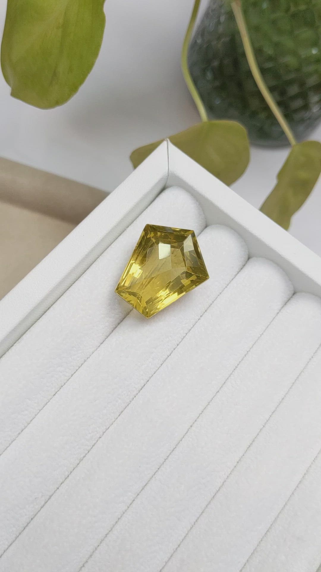 33.48 Ct. Lemon Quartz from Brazil Size Video