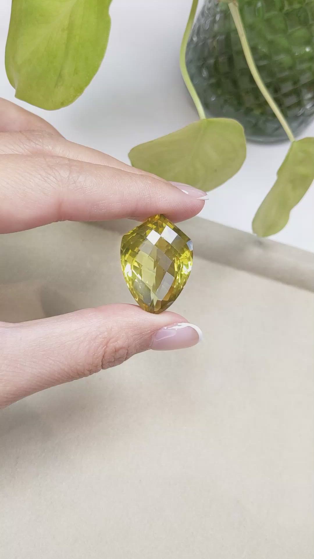 46.99 Ct. Quartz from Brazil Size Video