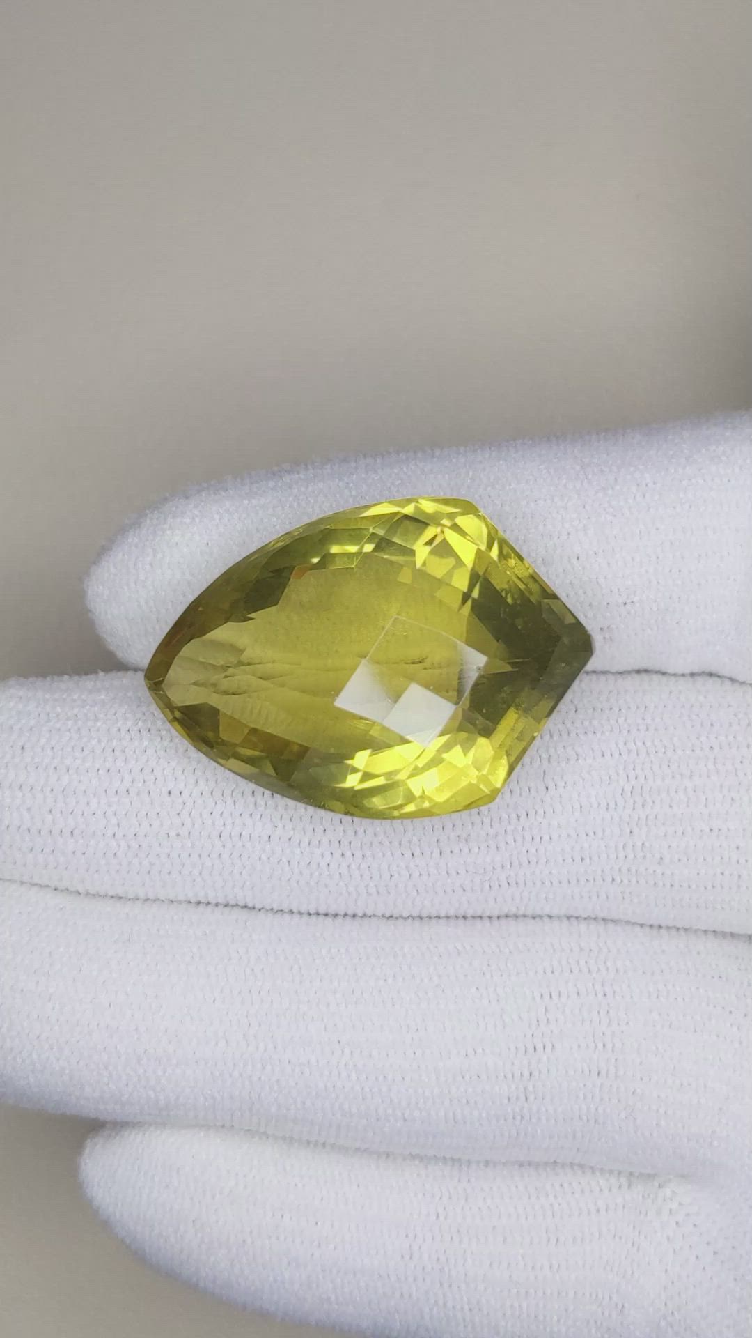 46.99 Ct. Quartz from Brazil Size Video