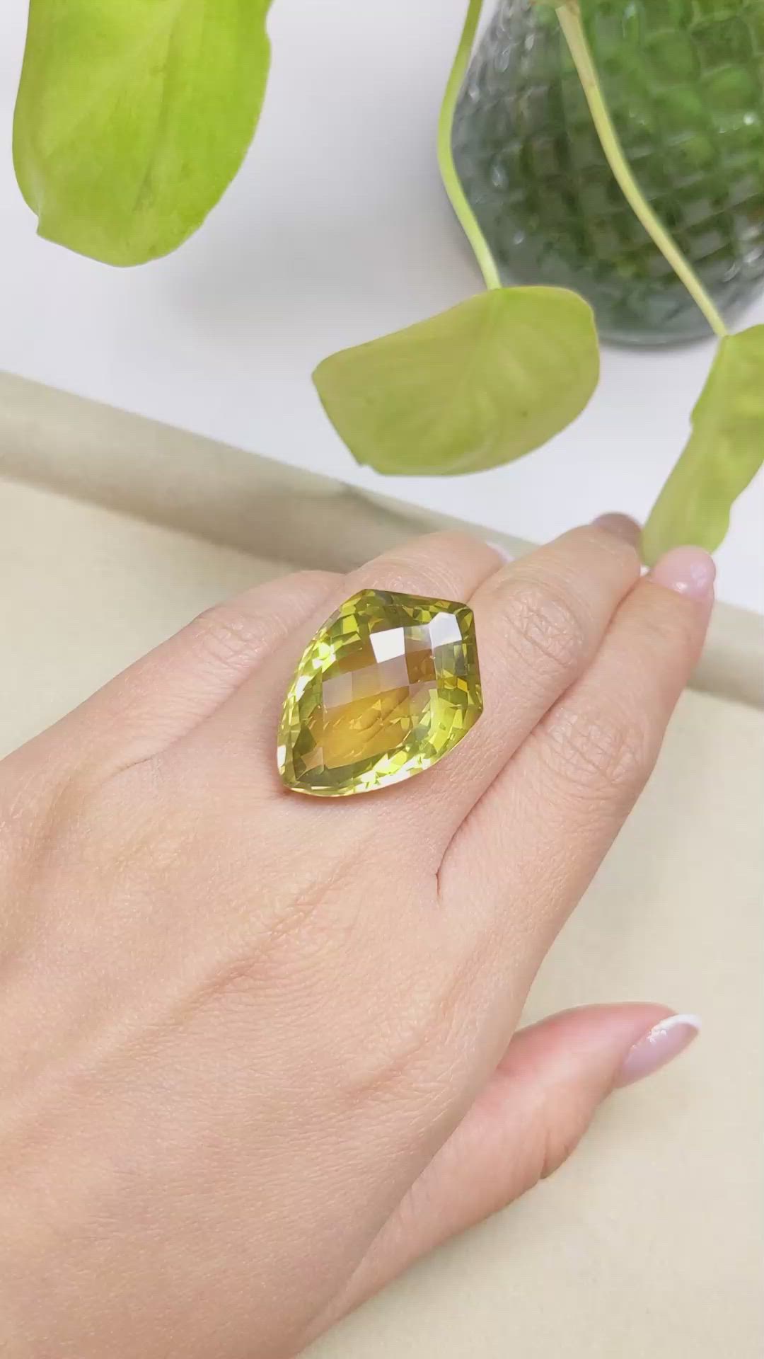 46.99 Ct. Quartz from Brazil Size Video