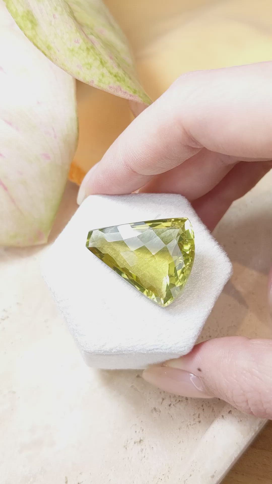 35.51 Ct. Quartz from Brazil Size Video