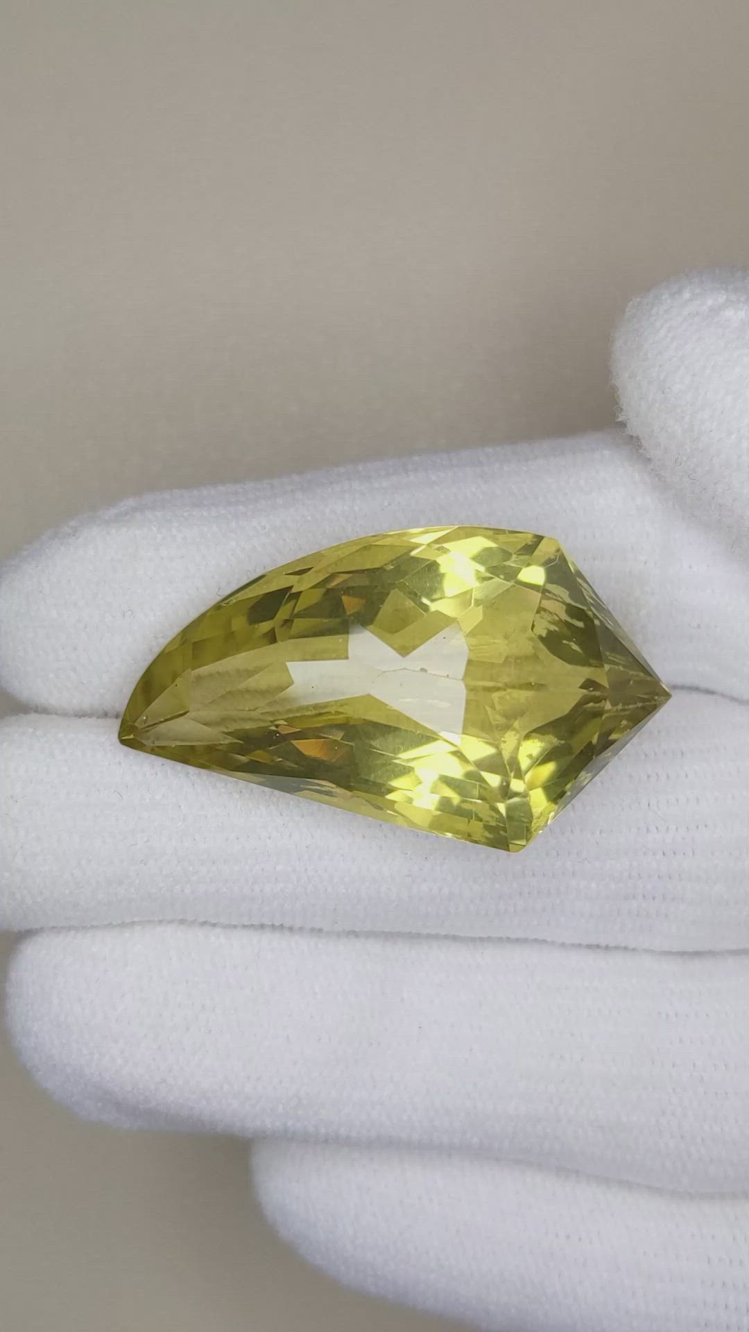 39.04 Ct. Quartz from Brazil Size Video