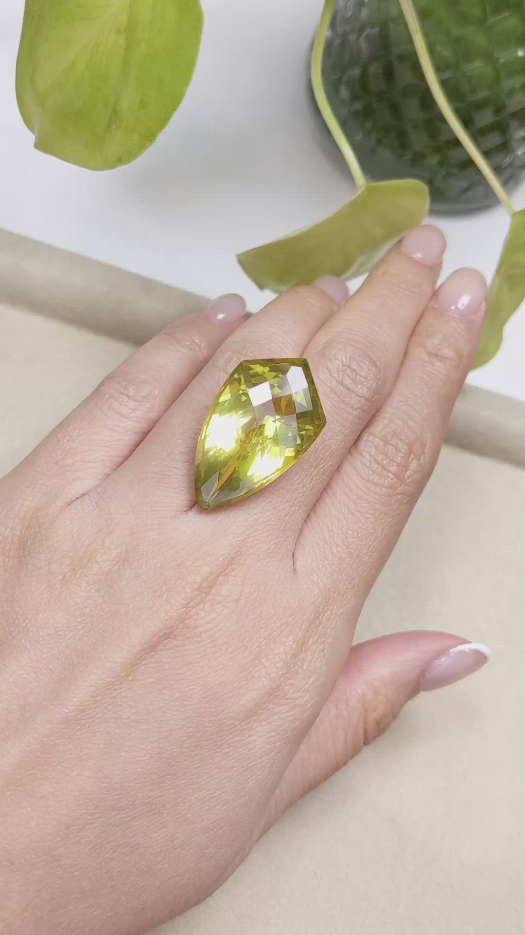 33.32 Ct. Quartz from Brazil Size Video