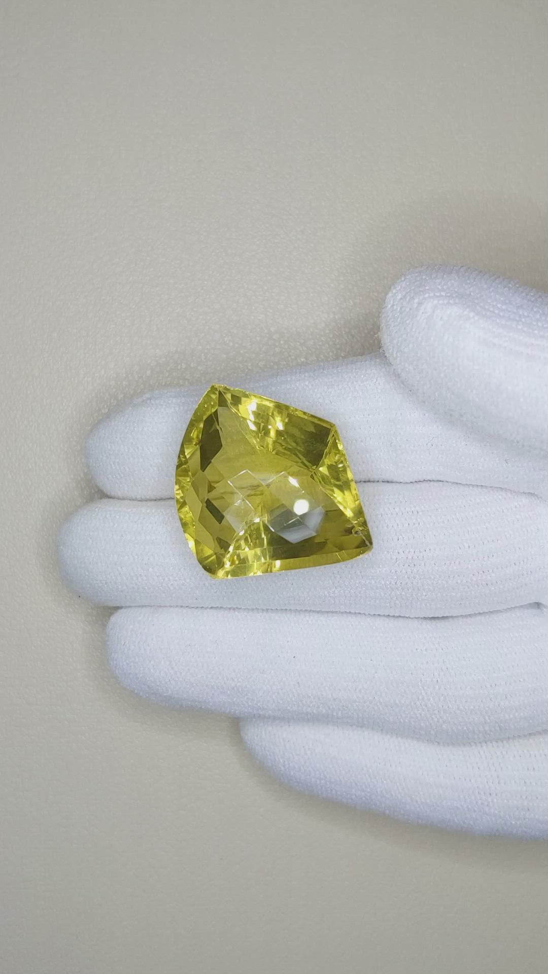 31.71 Ct. Quartz from Brazil Size Video