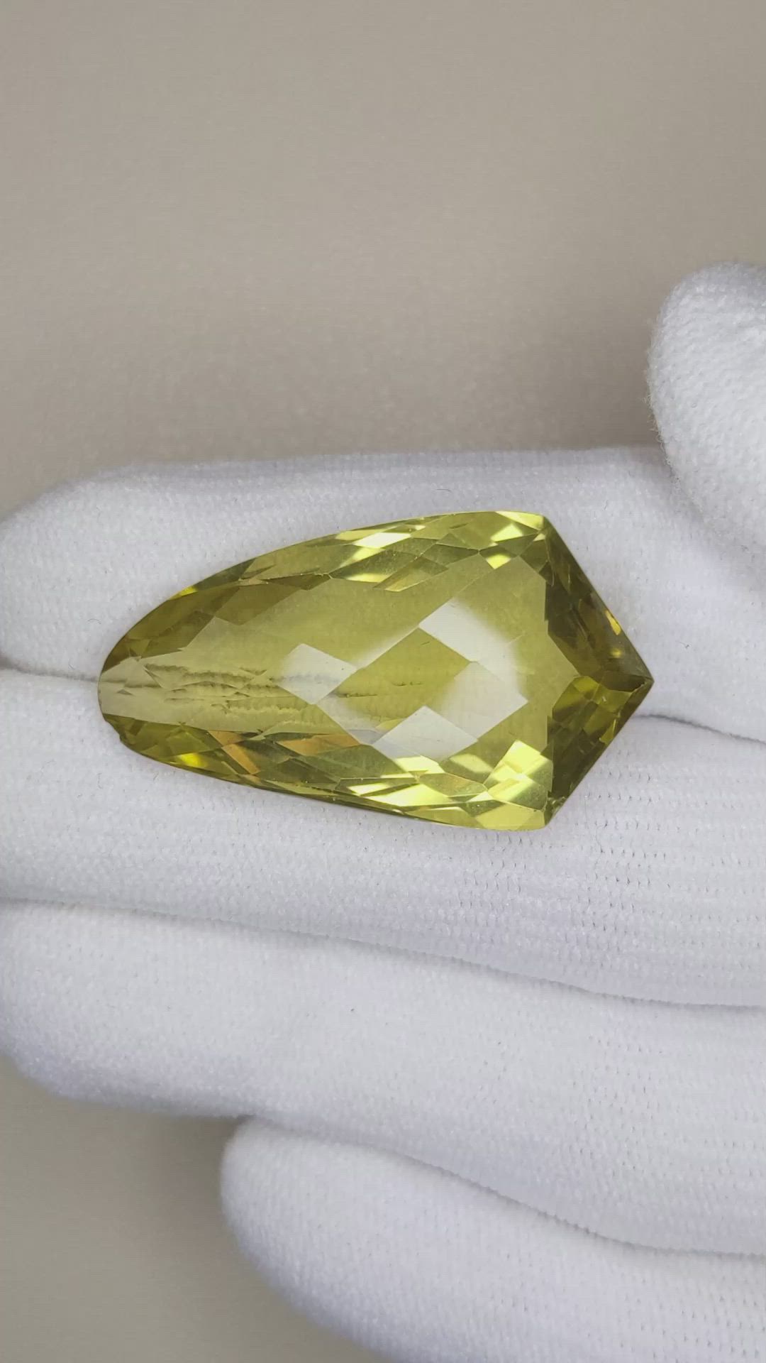 33.83 Ct. Quartz from Brazil Size Video