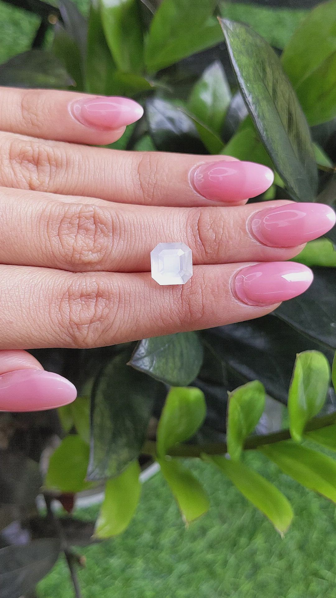 4.69 Ct. Moonstone from Ceylon (Sri Lanka) Size Video