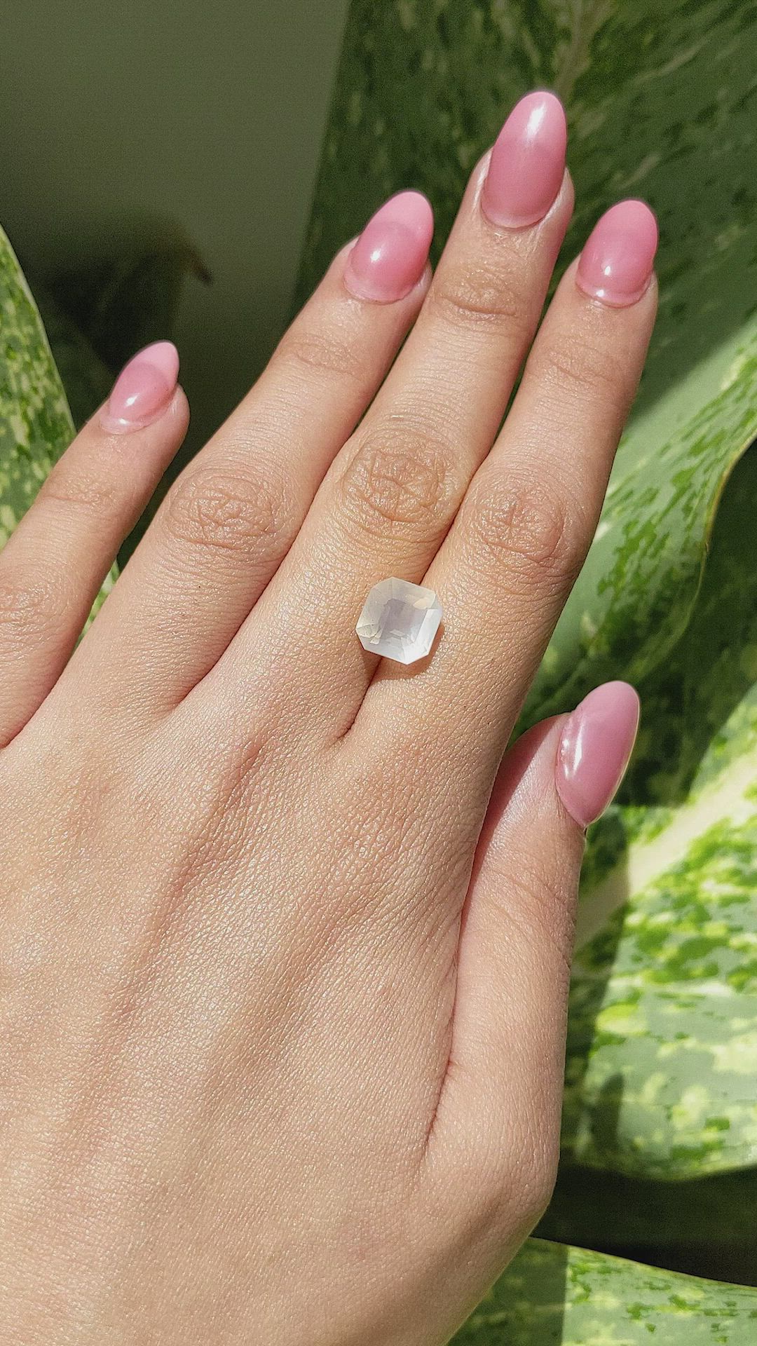 4.69 Ct. Moonstone from Ceylon (Sri Lanka) Size Video