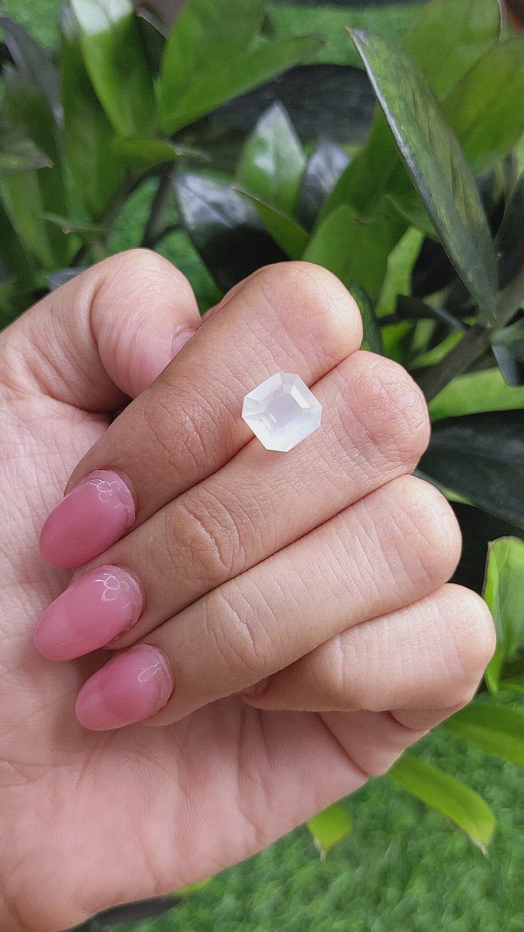 4.69 Ct. Moonstone from Ceylon (Sri Lanka) Size Video