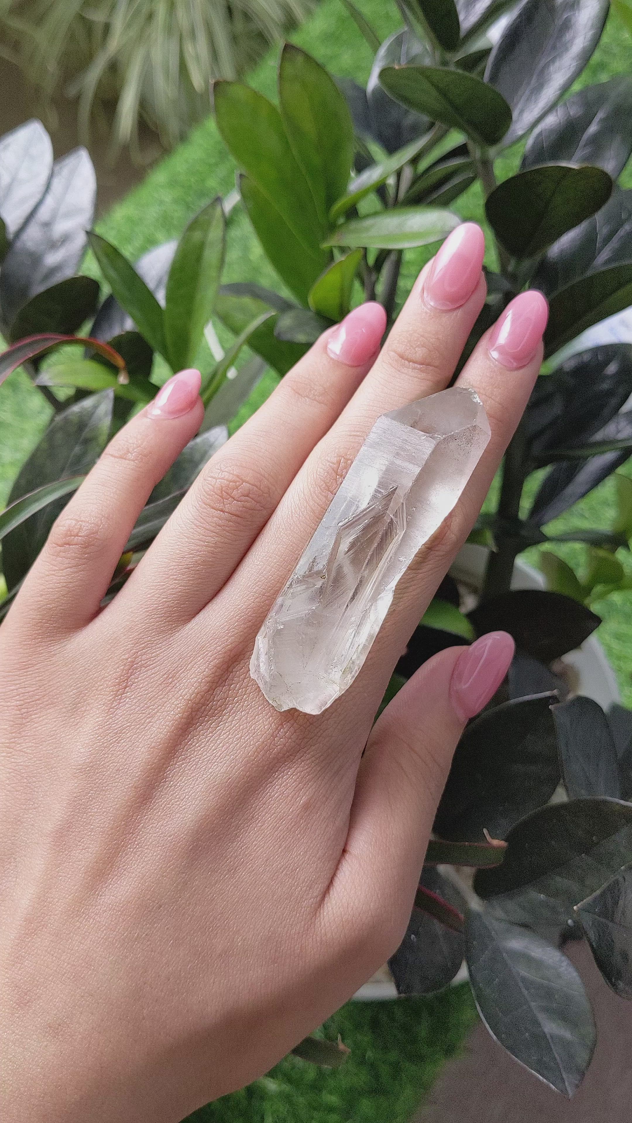 198.22 Ct. Quartz Crystal from Madagascar Size Video