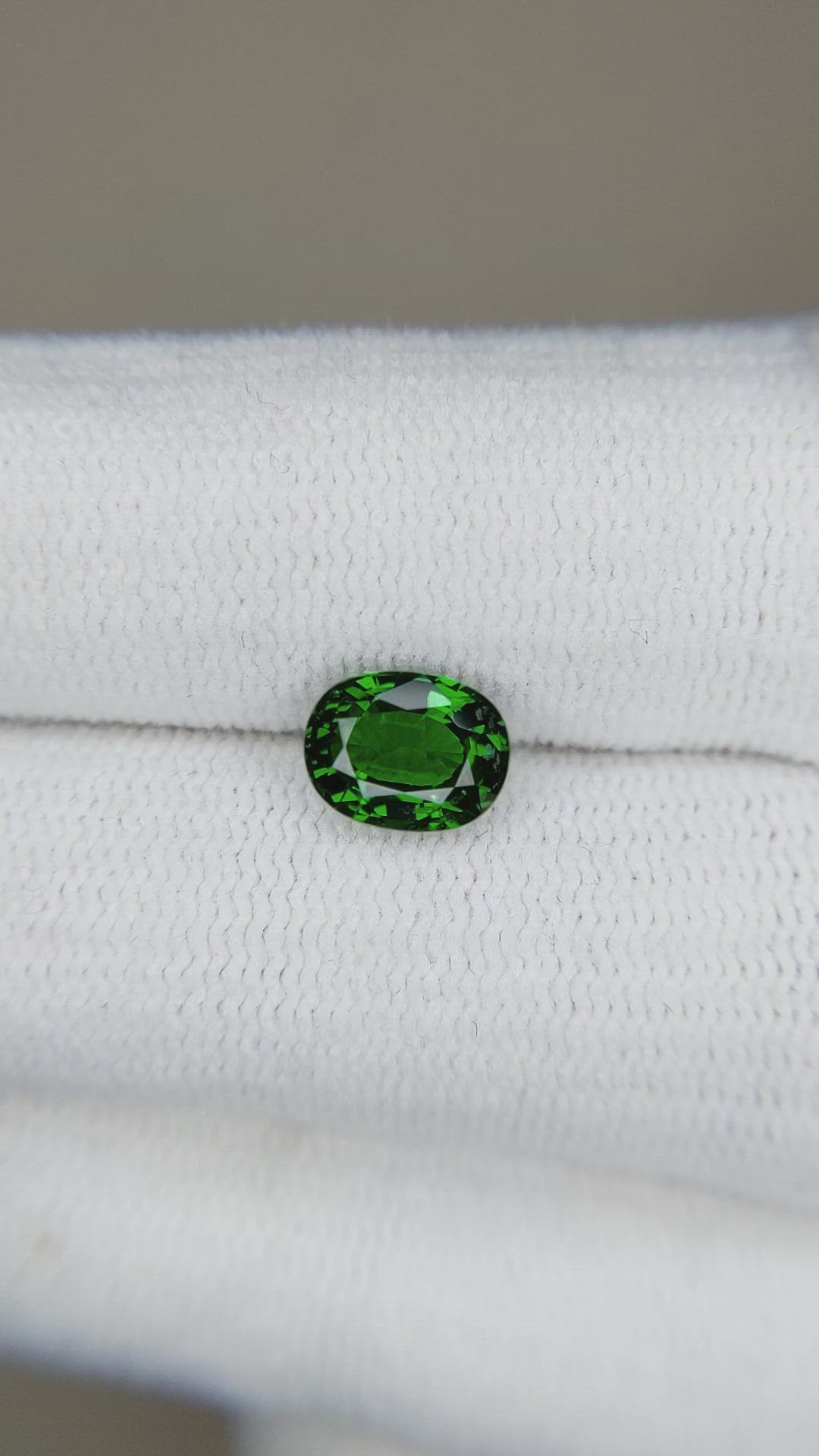1.27 Ct. Tsavorite Garnet from Tanzania Size Video