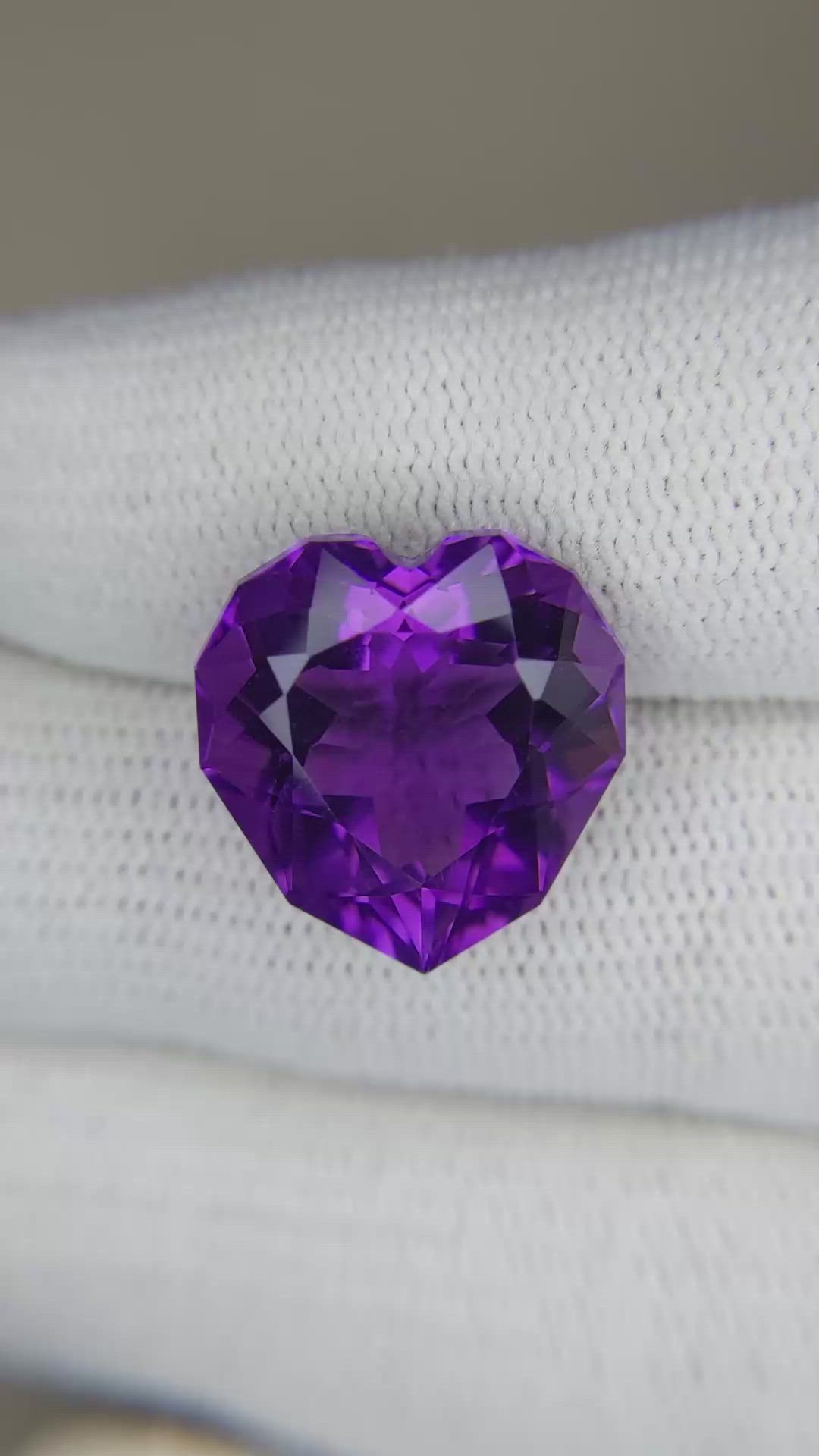 12.93 Ct. Amethyst from Bolivia Size Video