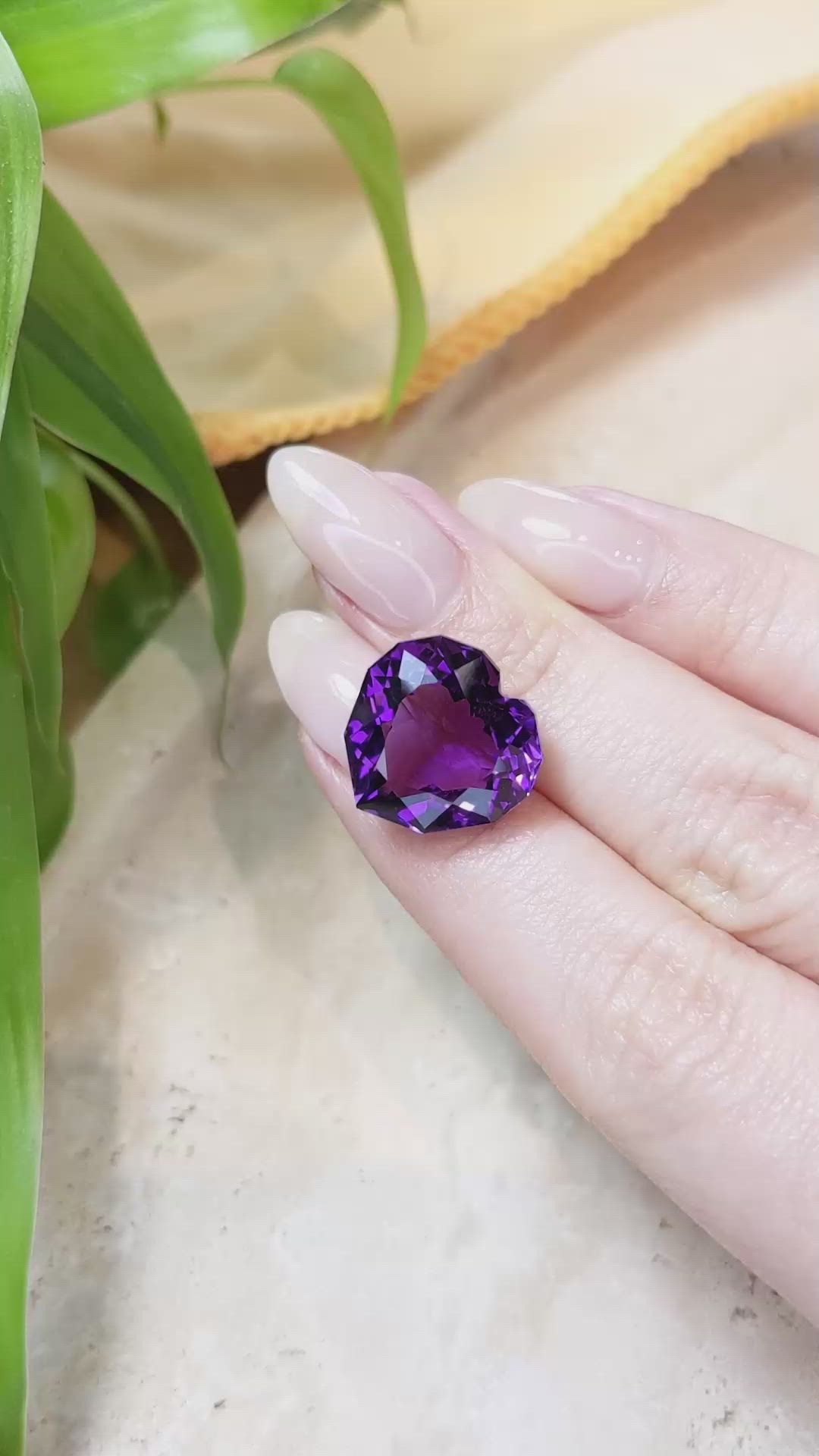 13.48 Ct. Amethyst from Bolivia Size Video