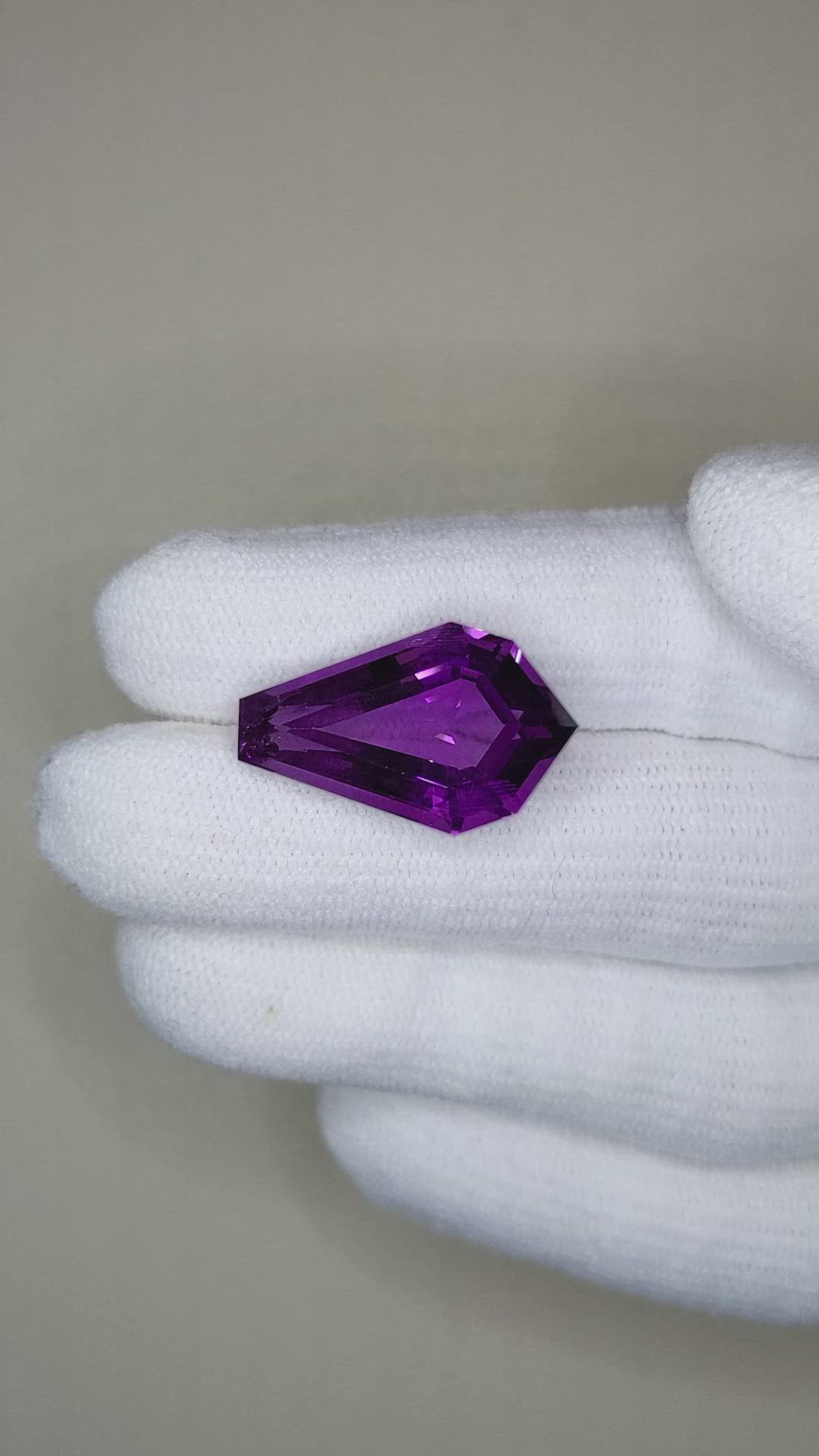 12.79 Ct. Amethyst from Bolivia Size Video