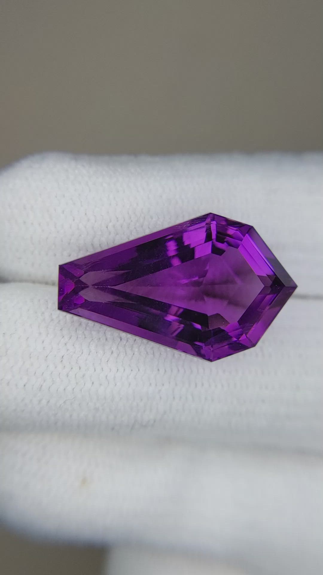 12.79 Ct. Amethyst from Bolivia Size Video