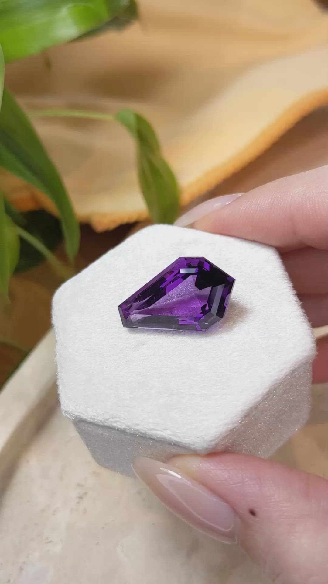 12.79 Ct. Amethyst from Bolivia Size Video
