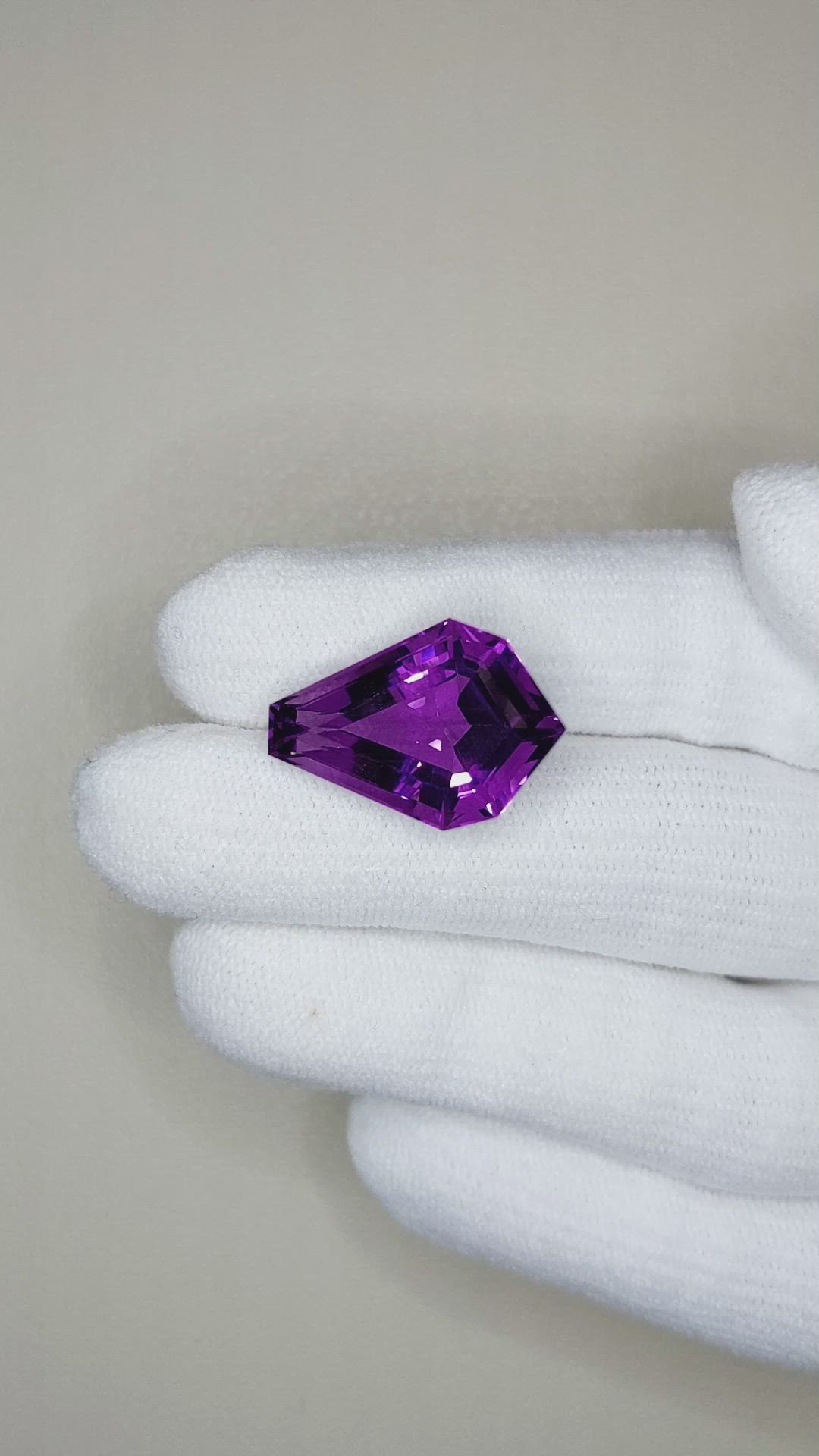 12.56 Ct. Amethyst from Bolivia Size Video