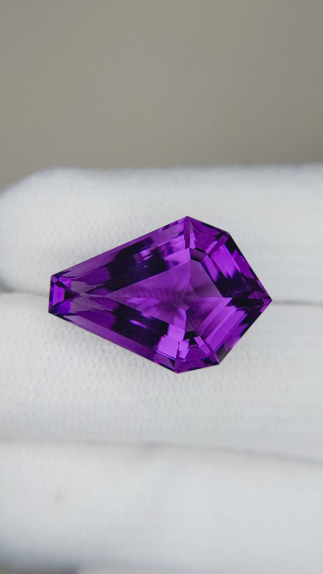 12.56 Ct. Amethyst from Bolivia Size Video