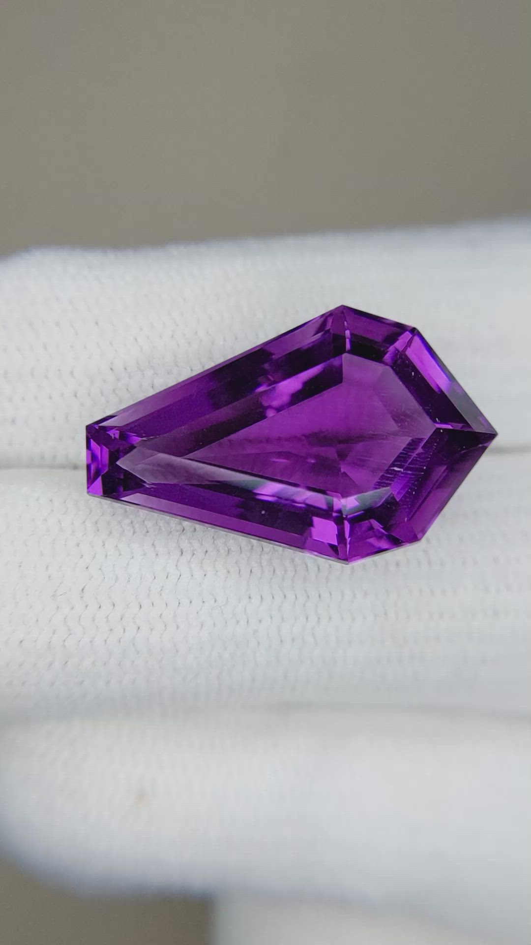 13.37 Ct. Amethyst from Bolivia Size Video