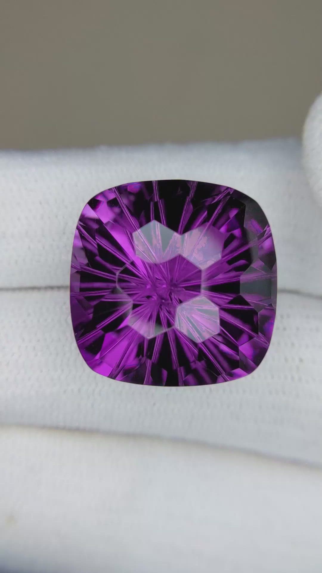 23.65 Ct. Amethyst from Bolivia Size Video