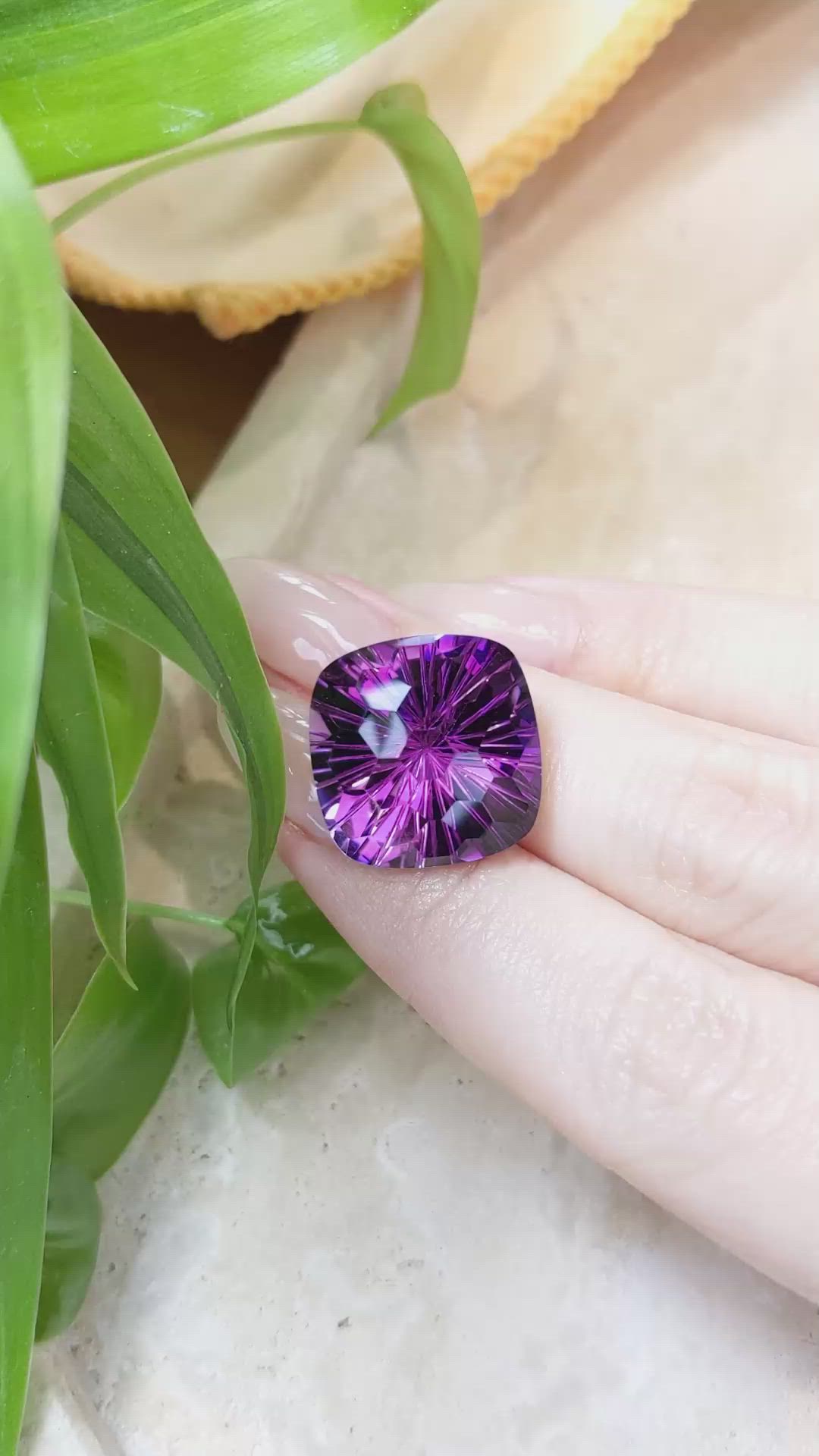 23.65 Ct. Amethyst from Bolivia Size Video